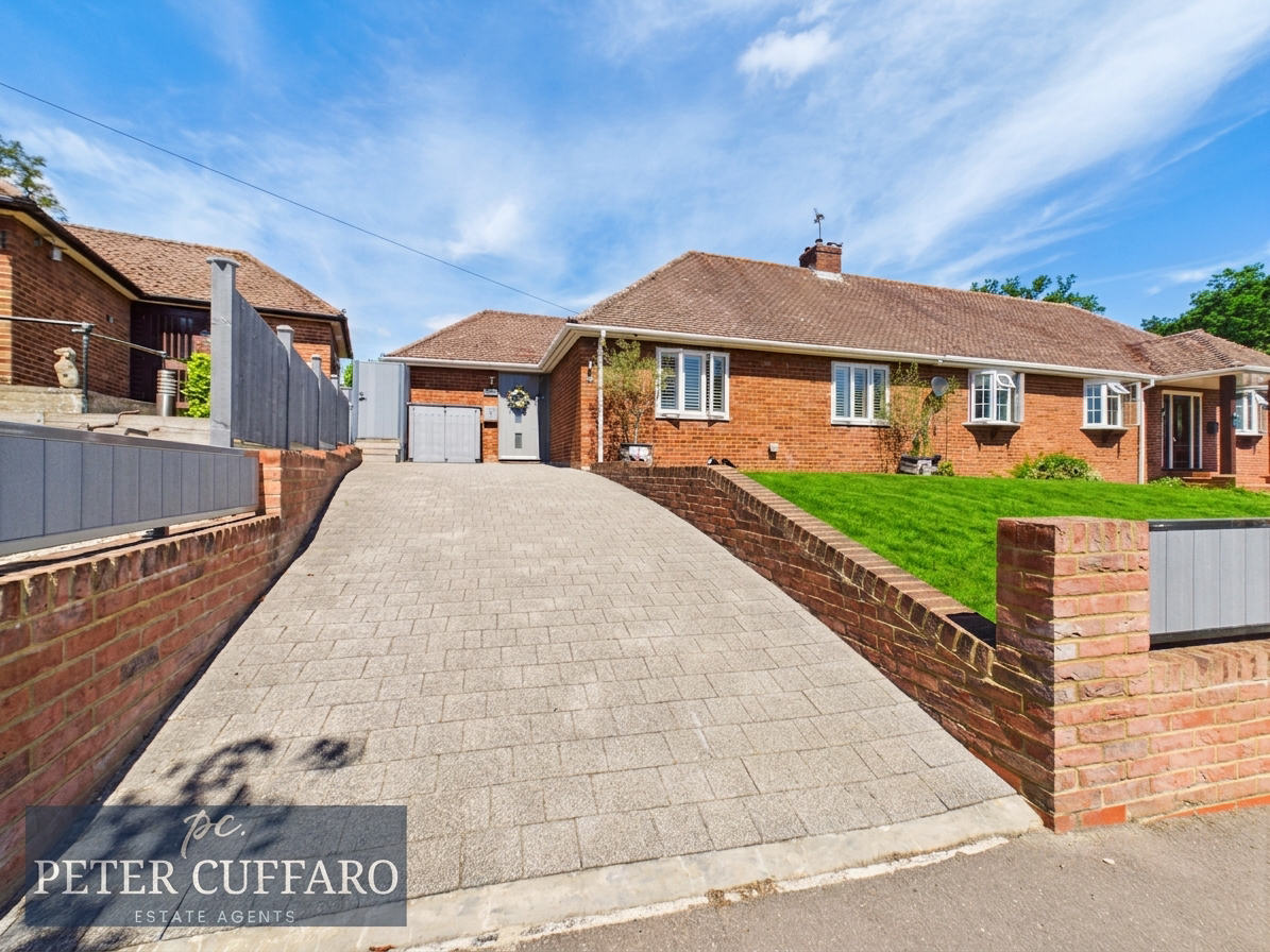 Emmas Crescent, Stanstead Abbotts, SG12