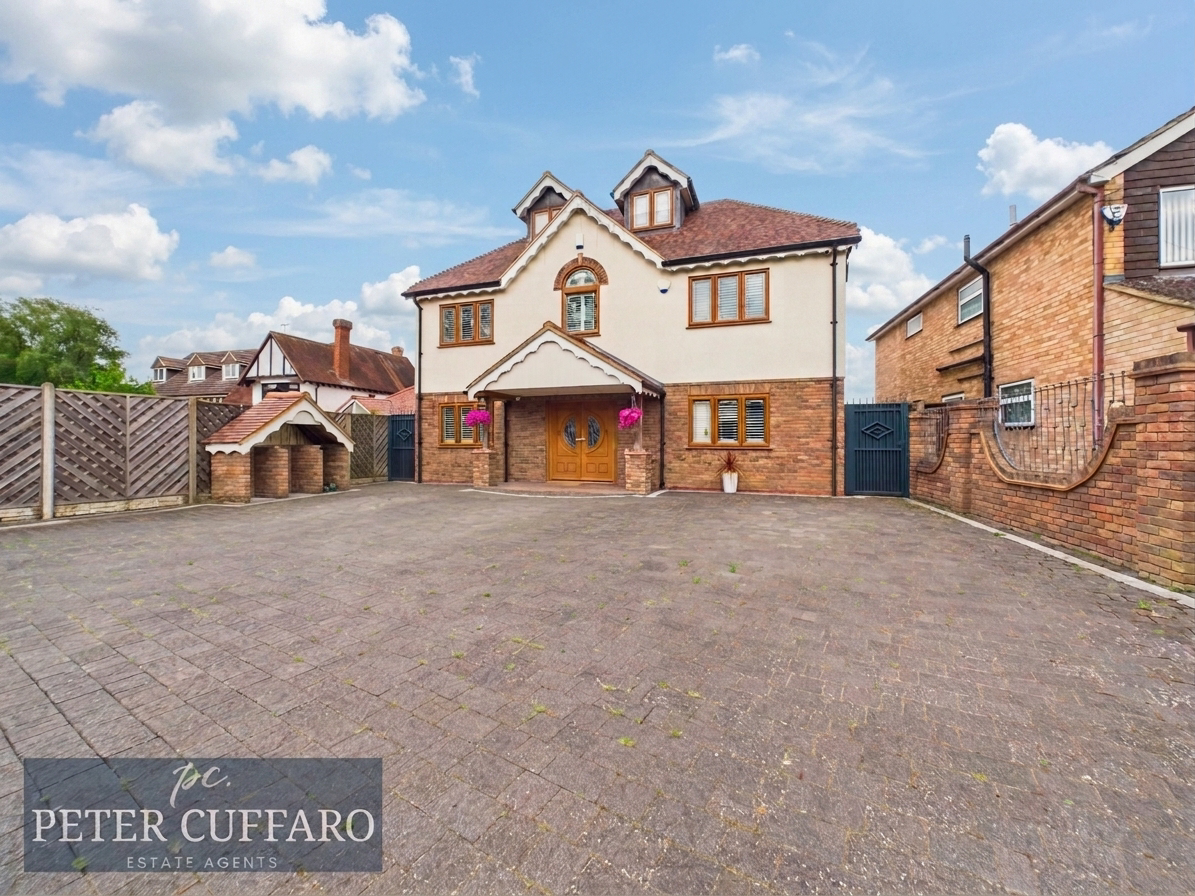 Ware Road, Hoddesdon, EN11