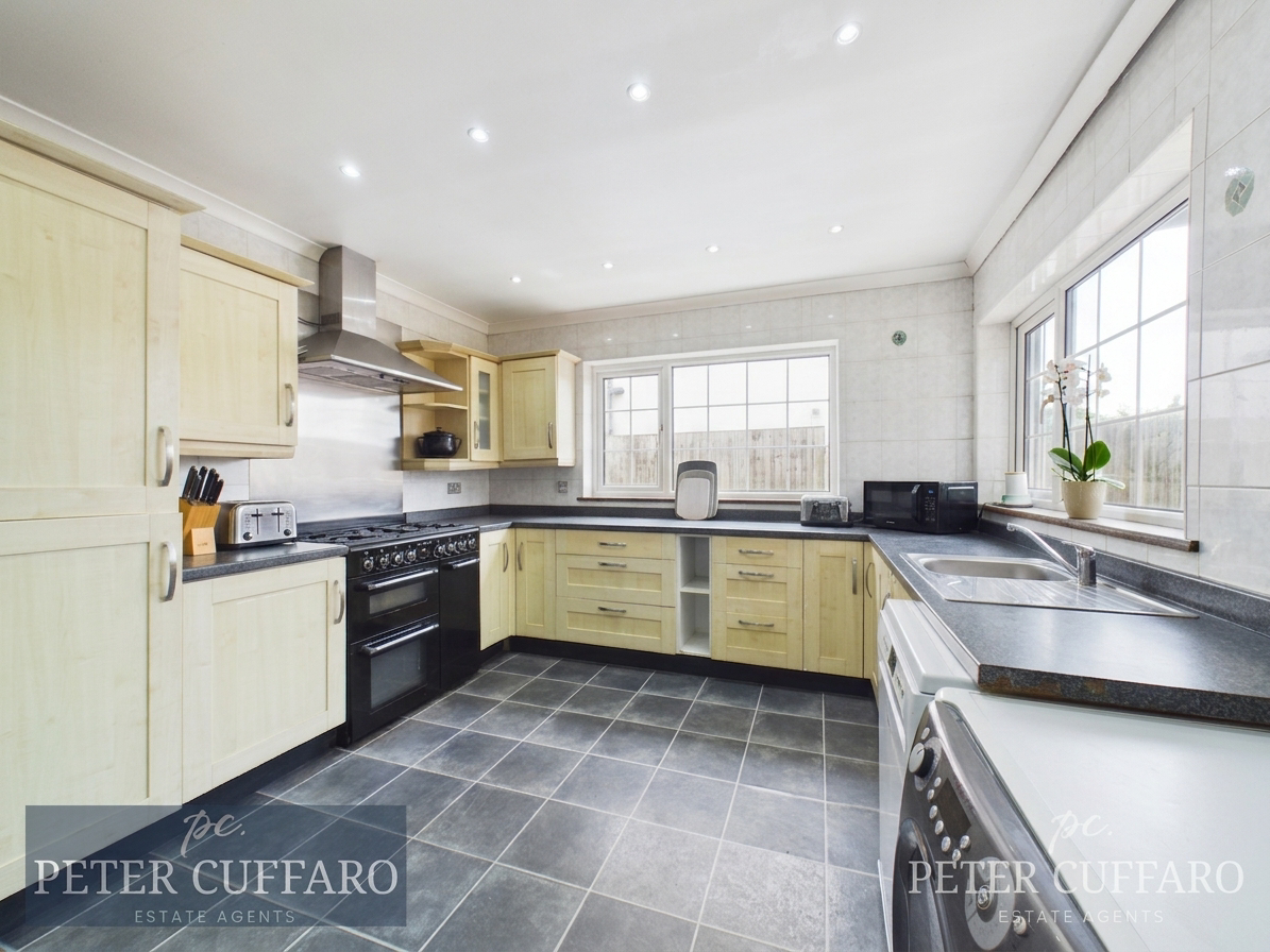 Crossfield Road, Hoddesdon, EN11, photo 3
