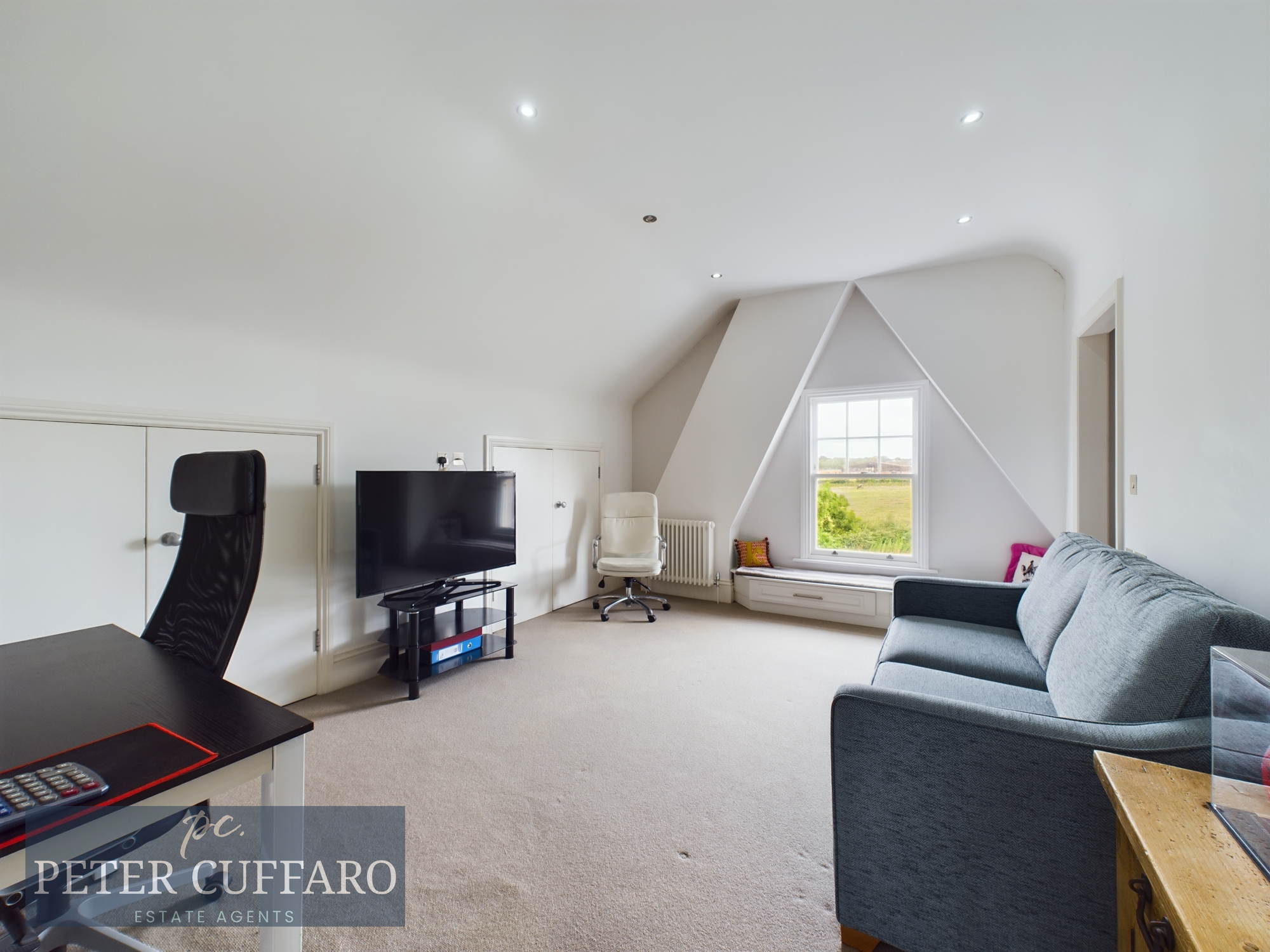 Downfield Road, Hertford Heath, SG13, photo 24