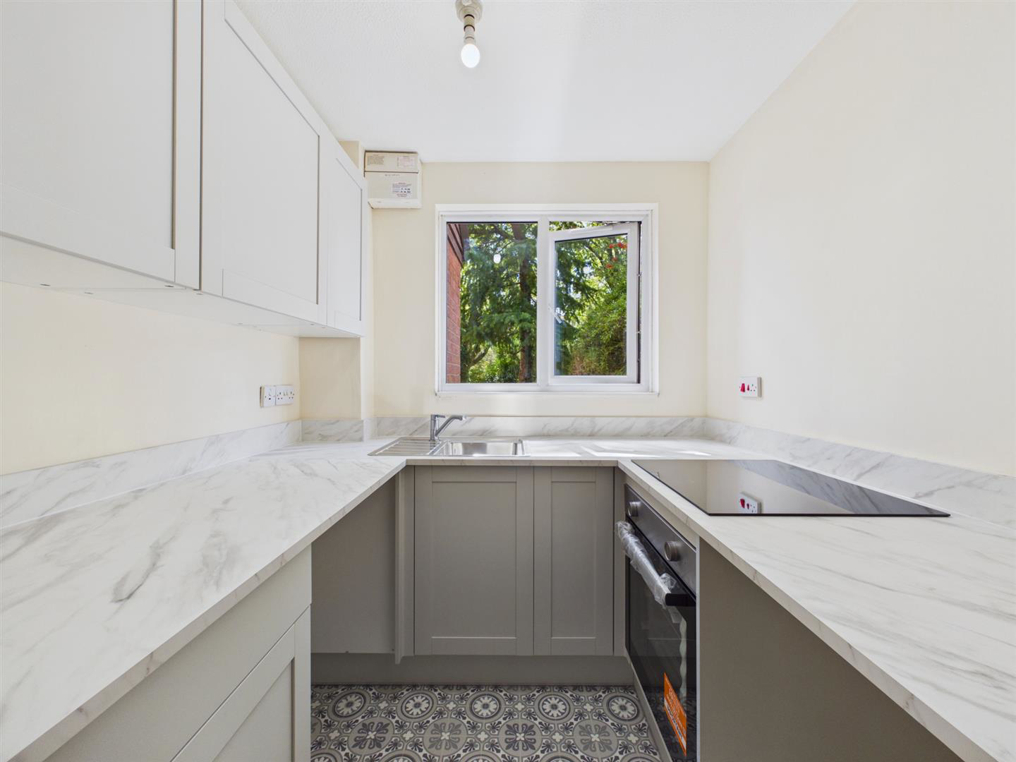 Tom Price Close, Cheltenham, photo 3