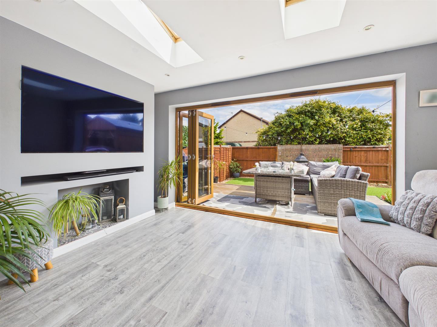 Essex Close, Churchdown, Gloucester, photo 2