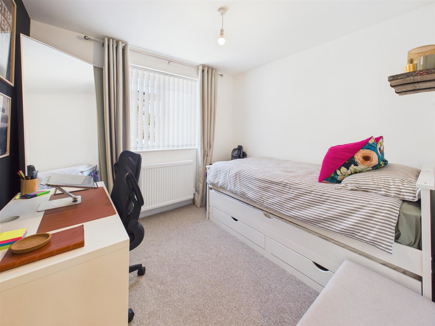 Snowdon Gardens, Churchdown, Gloucester, photo 14