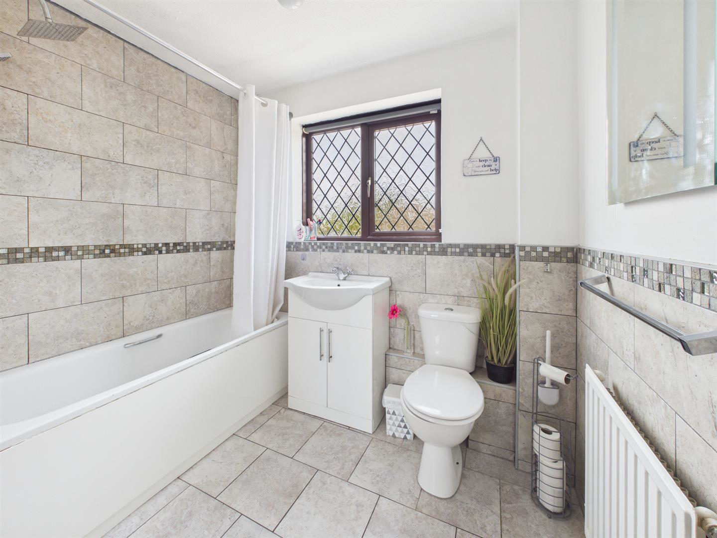 Essex Close, Churchdown, Gloucester, photo 16