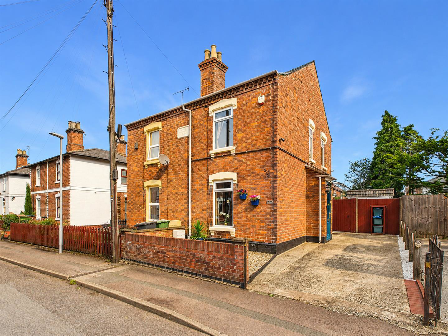 Melbourne Street East, Gloucester