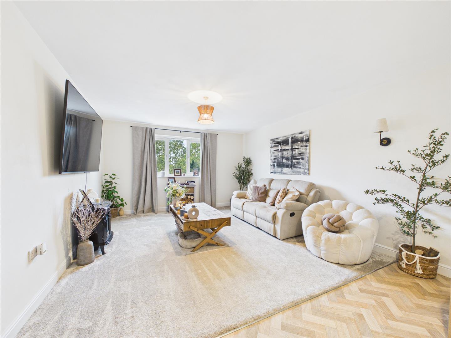 Bristol Road, Quedgeley, Gloucester, photo 6