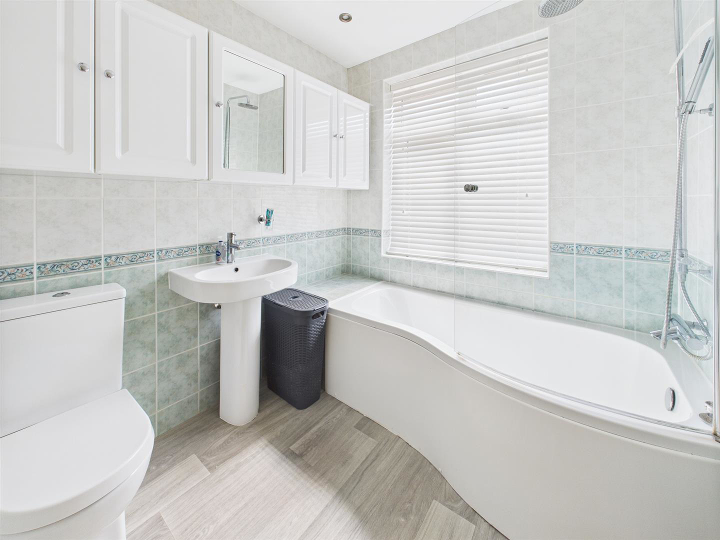 Naas Lane, Quedgeley, Gloucester, photo 25