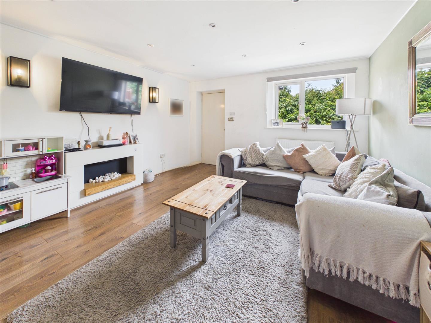 Deerhurst Place, Quedgeley, Gloucester, photo 6