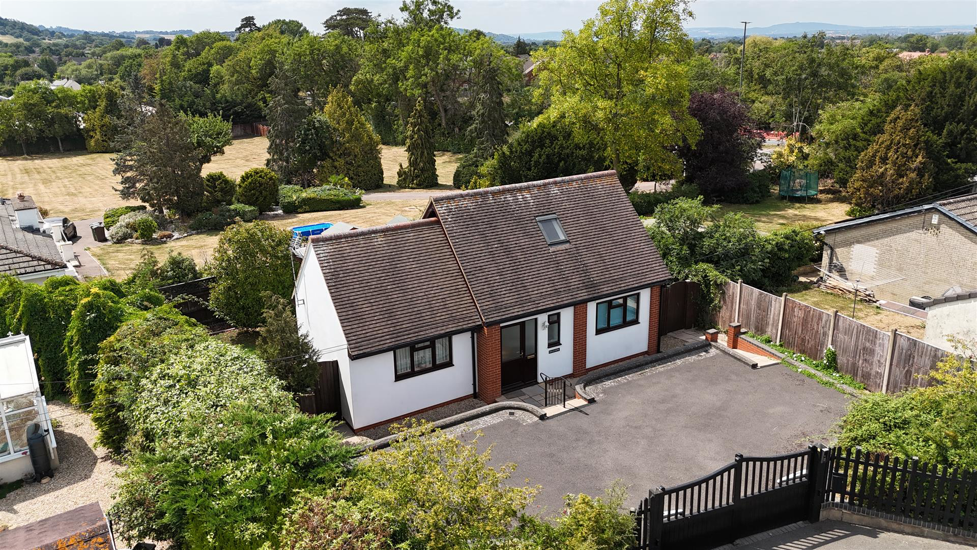 Henley Bank Lane, Brockworth, Gloucester