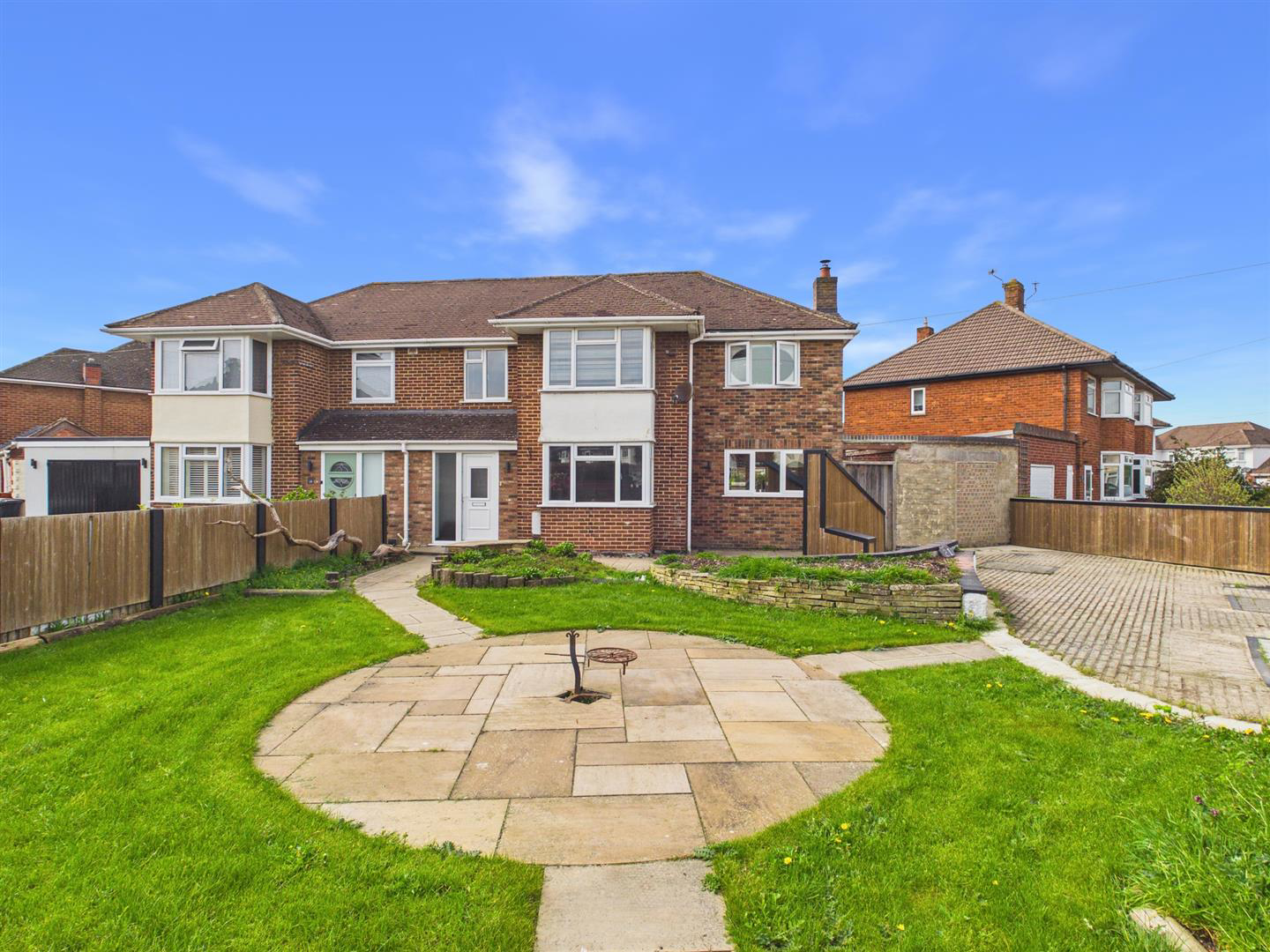 Lea Crescent, Longlevens, Gloucester