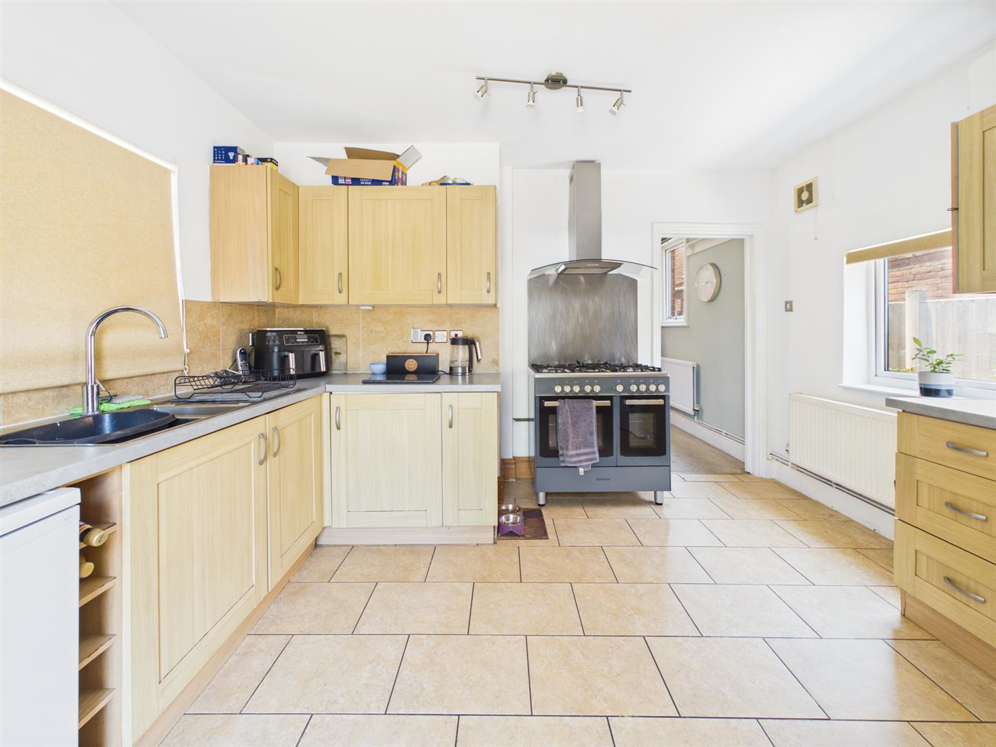 Stroud Road, Gloucester, photo 7