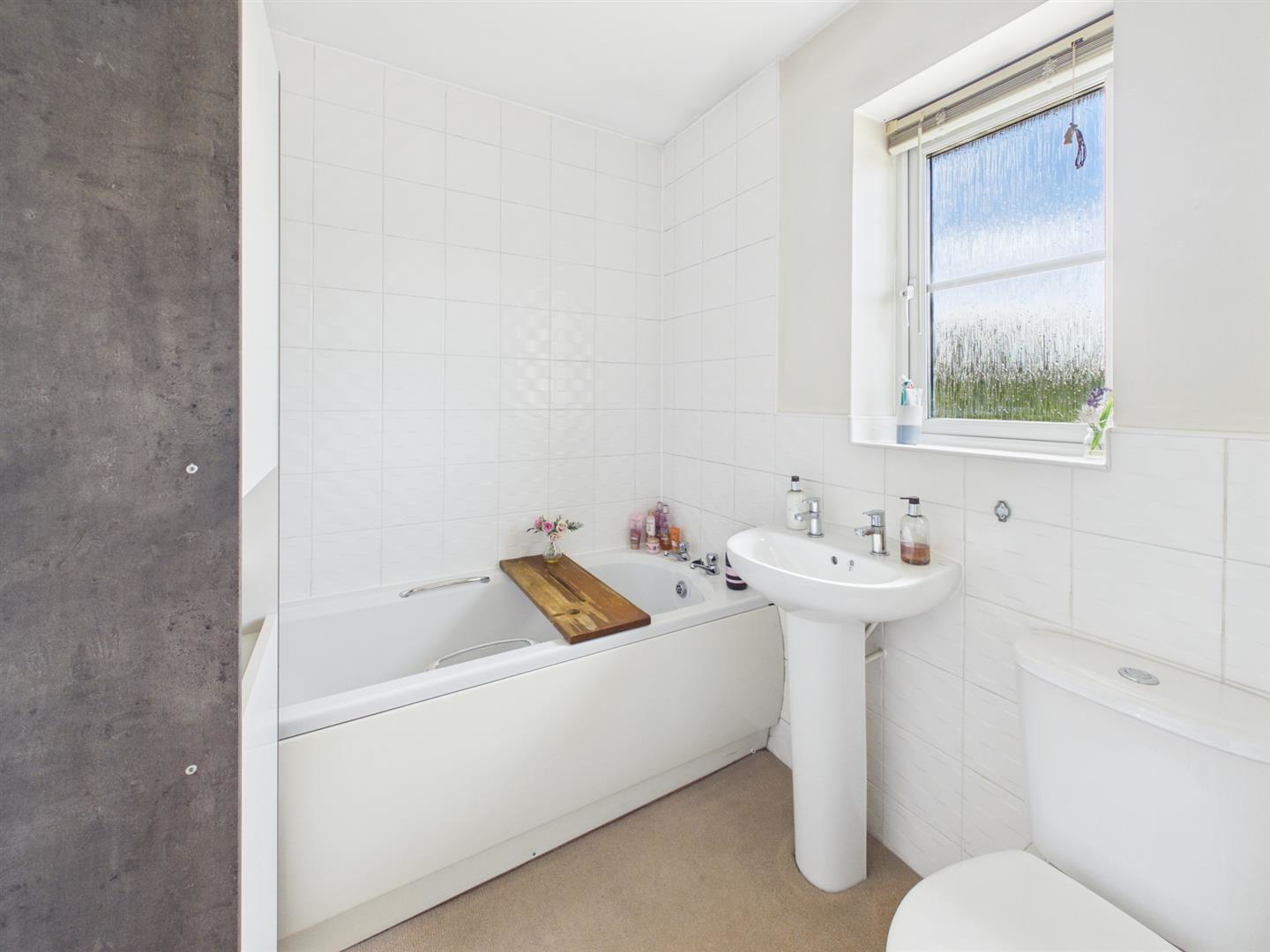 Lea Walk, Hucclecote, Gloucester, photo 14