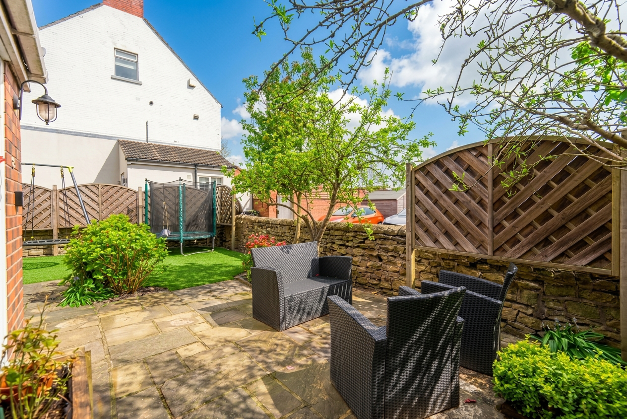Main Road, Renishaw, S21, photo 6
