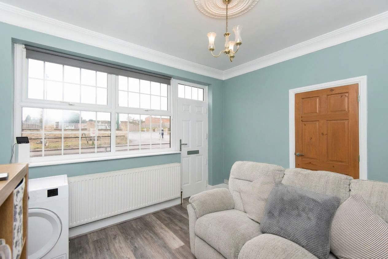 Main Road, Renishaw, S21, photo 10