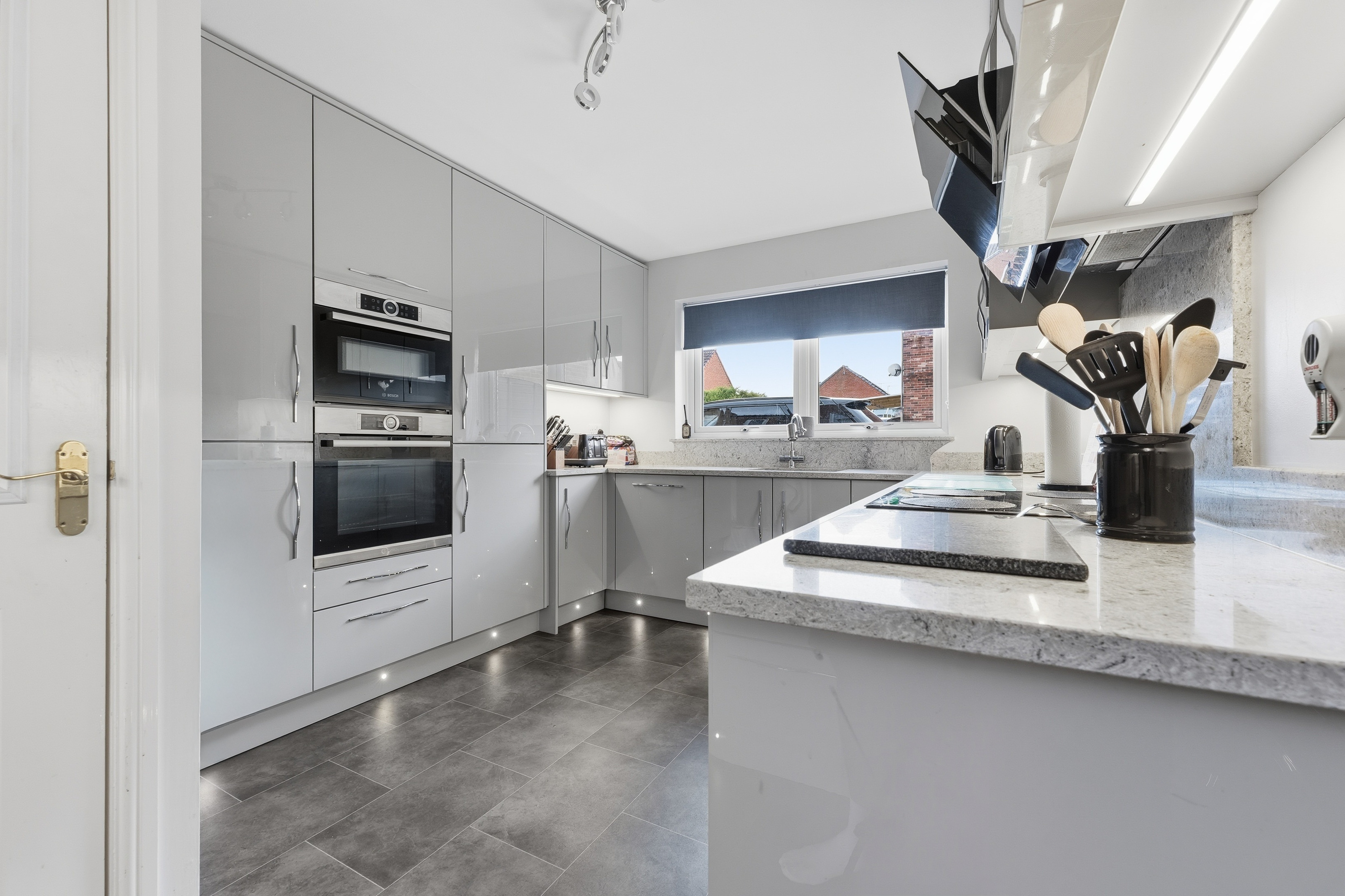 Chatsworth Court, Staveley, S43, photo 2