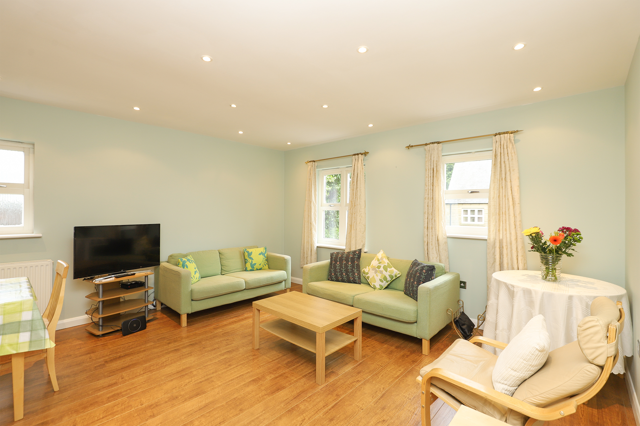 Hillfoot Court, Sheffield, S17, photo 2