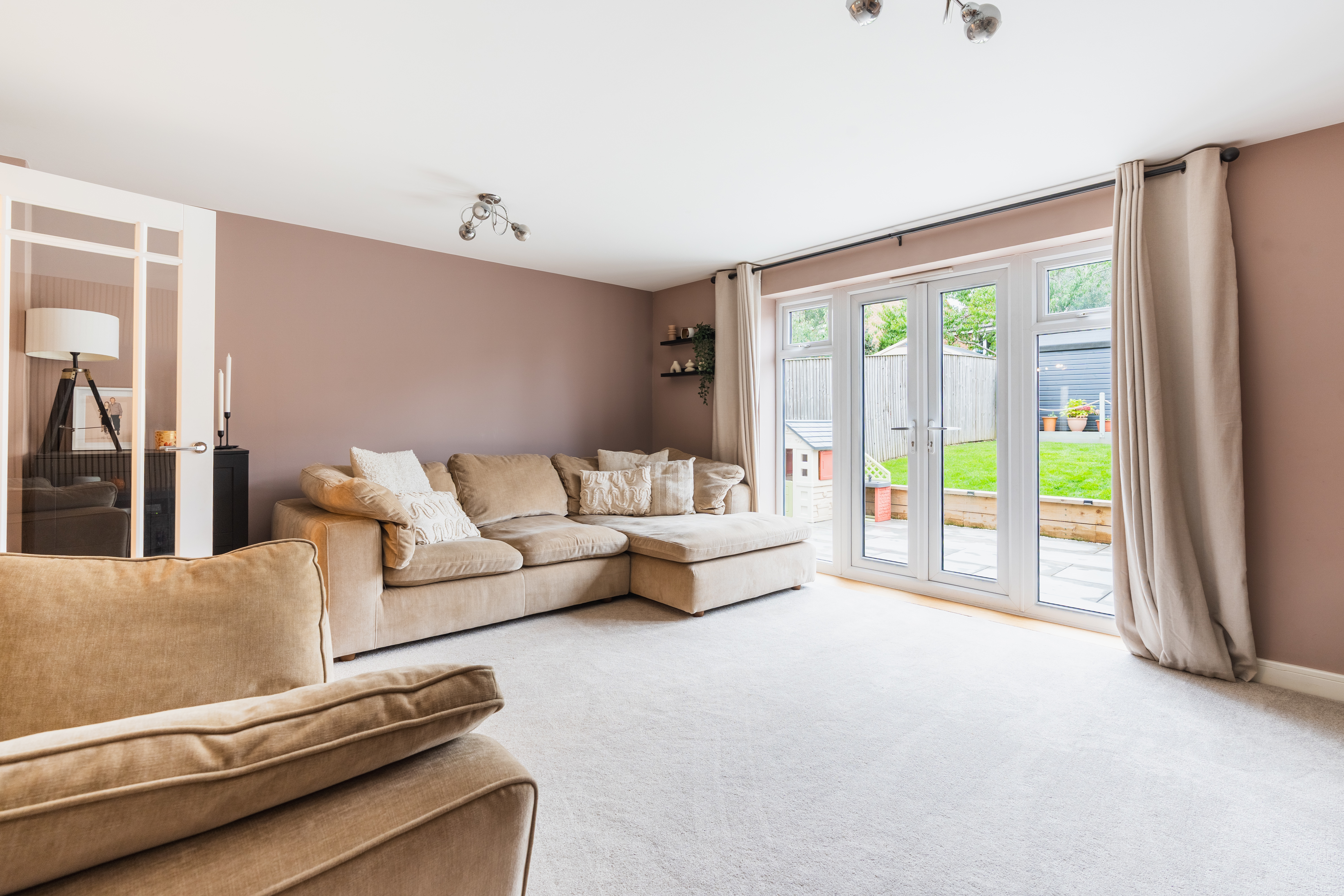 Hewer Court, Halfway, S20, photo 3