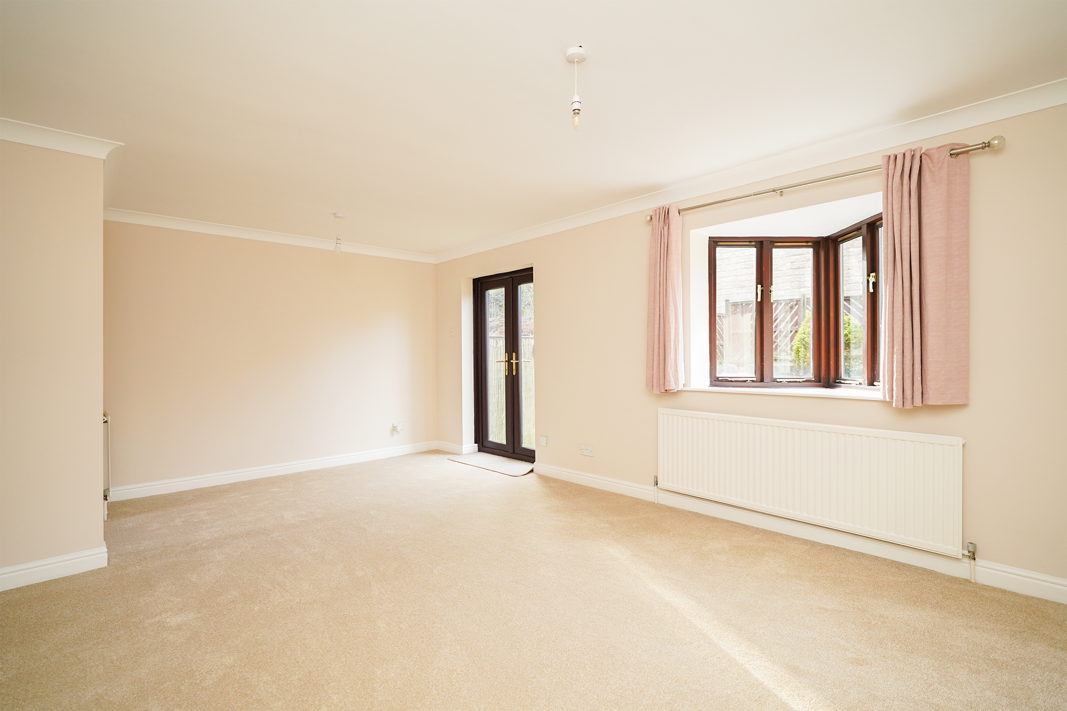 Main Road, Wharncliffe Side, S35, photo 6