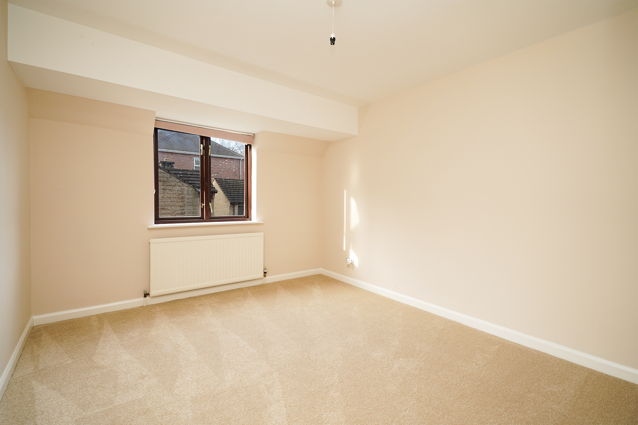 Main Road, Wharncliffe Side, S35, photo 12