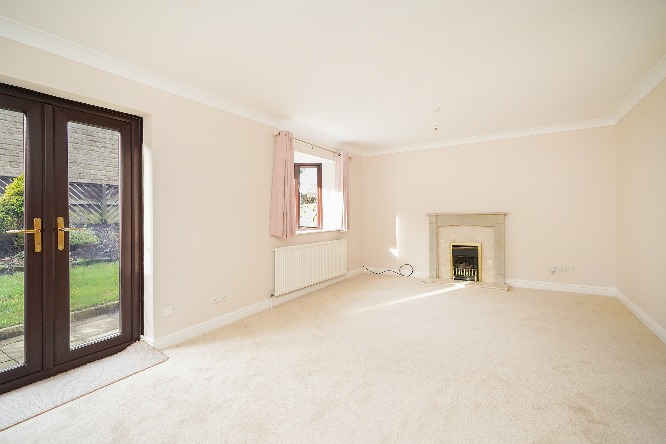 Main Road, Wharncliffe Side, S35, photo 2