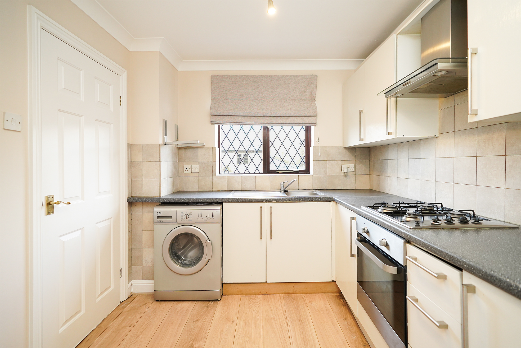 Main Road, Wharncliffe Side, S35, photo 3