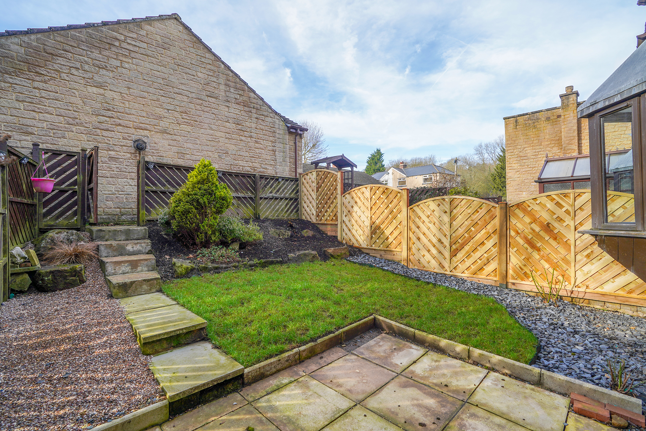 Main Road, Wharncliffe Side, S35, photo 4