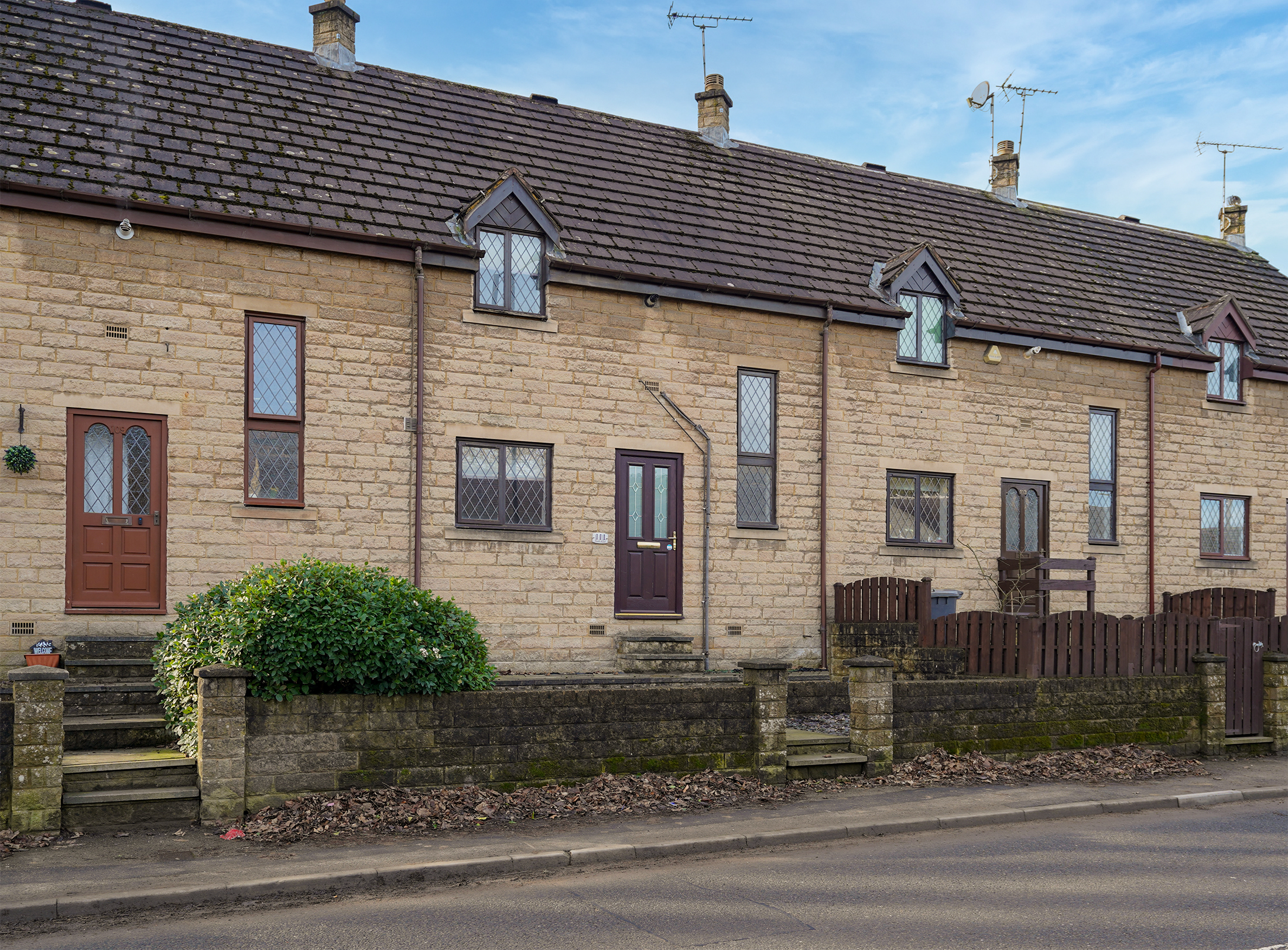 Main Road, Wharncliffe Side, S35