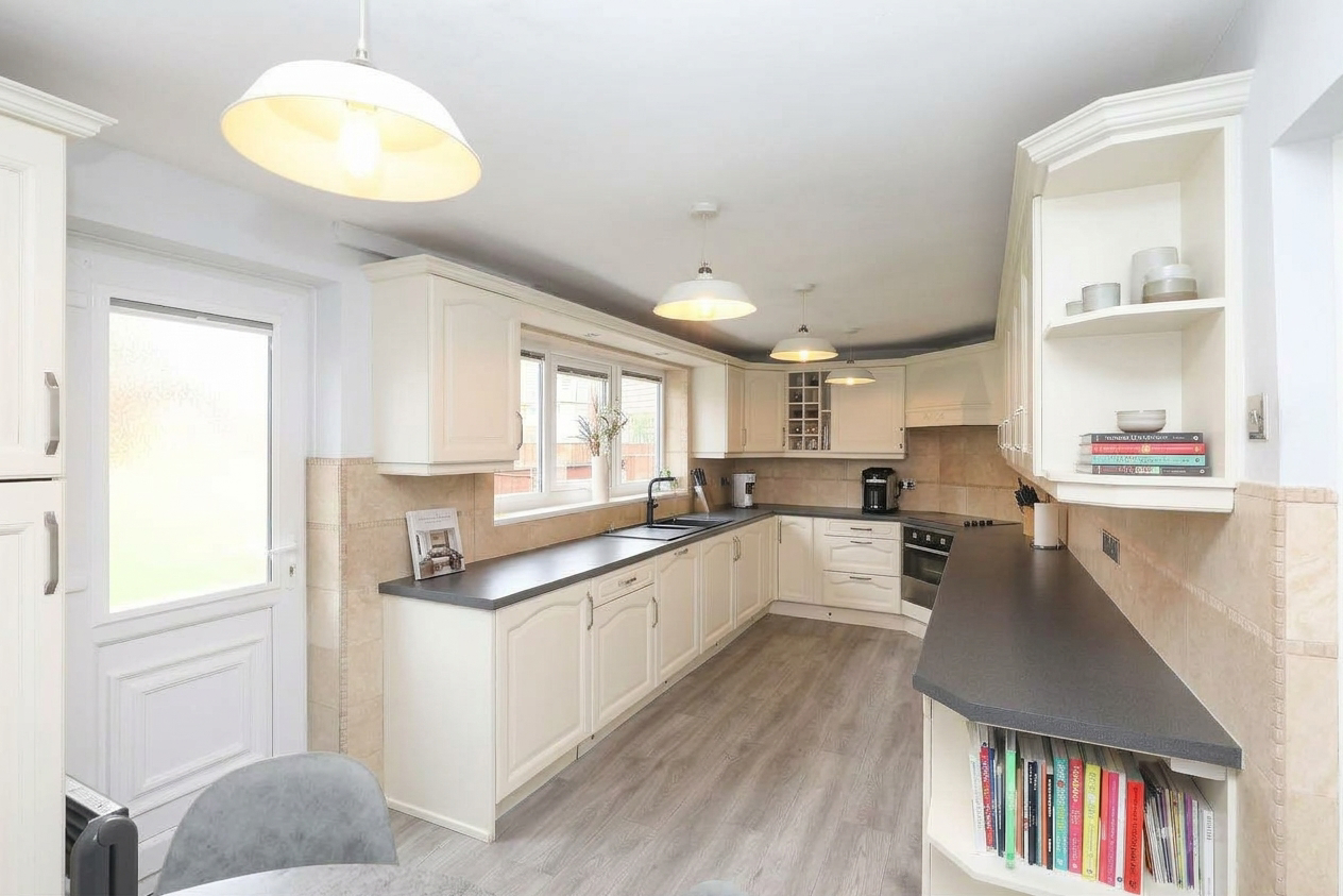 Houldsworth Drive, Chesterfield, S41, photo 2