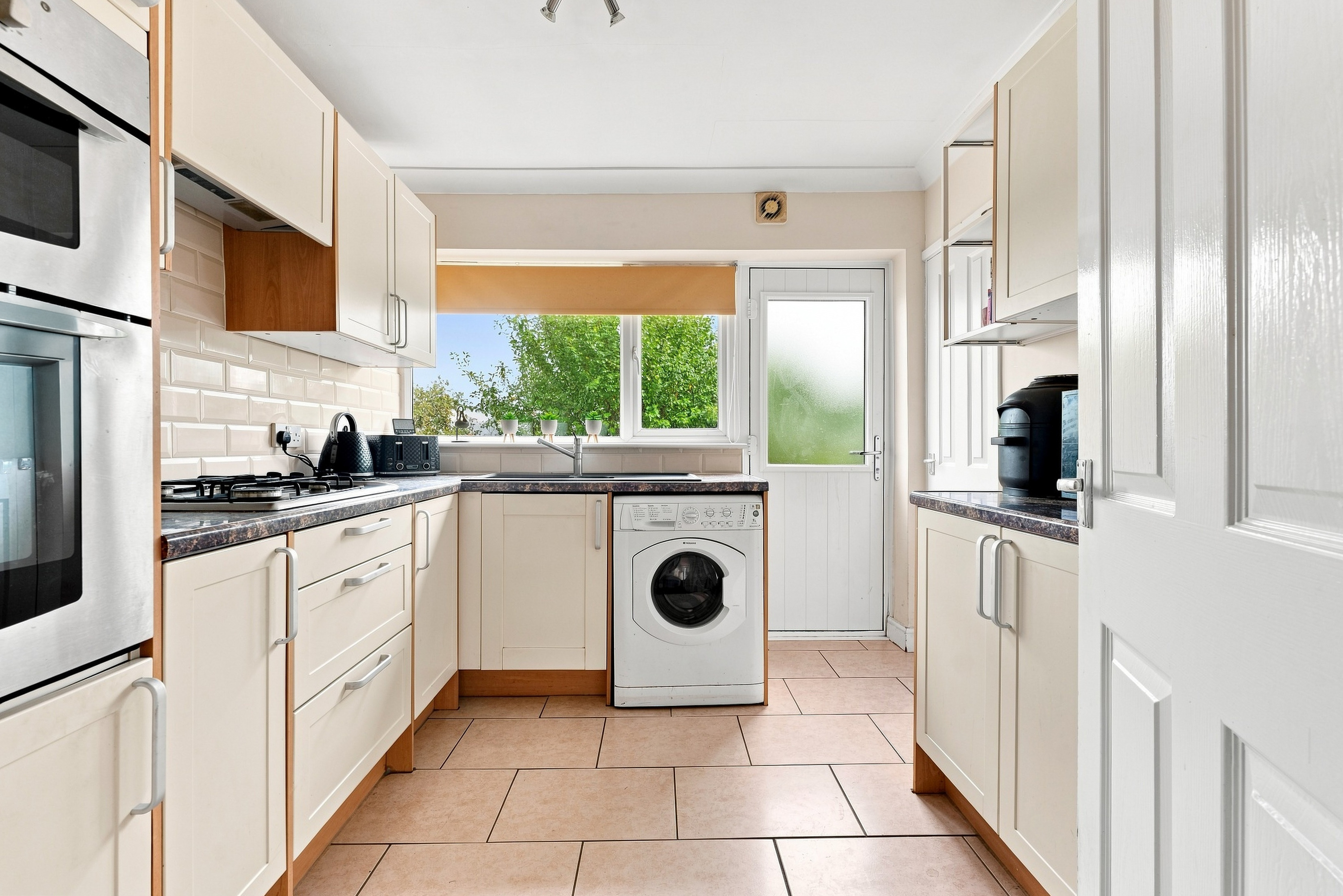 Elliott Drive, Inkersall, S43, photo 2