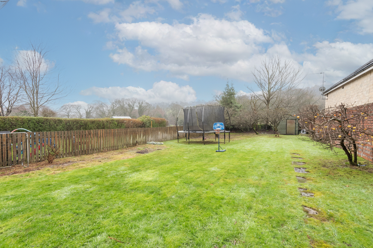 New Road, Holymoorside, S42, photo 33
