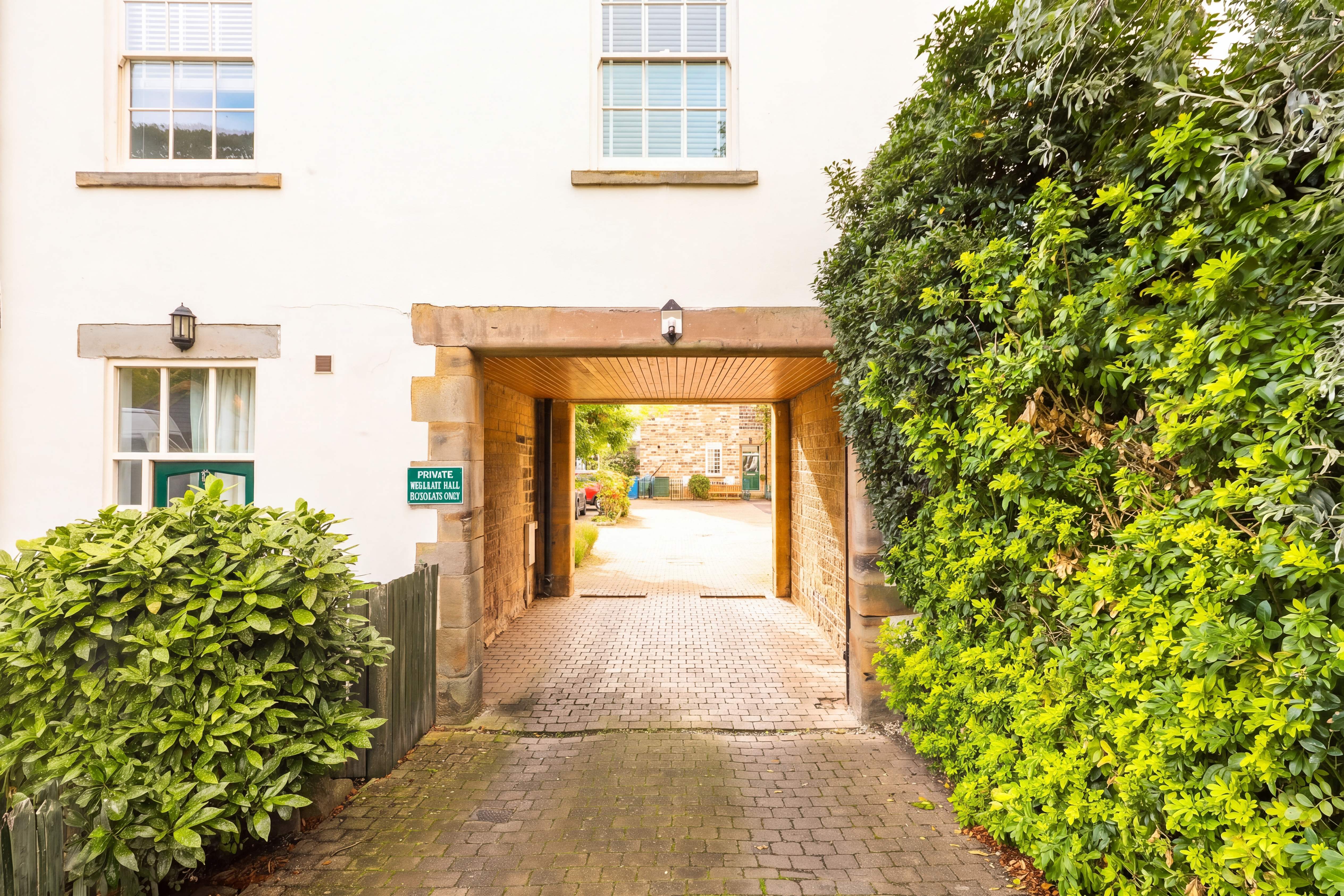 Woodmere Drive, Old Whittington, S41, photo 21