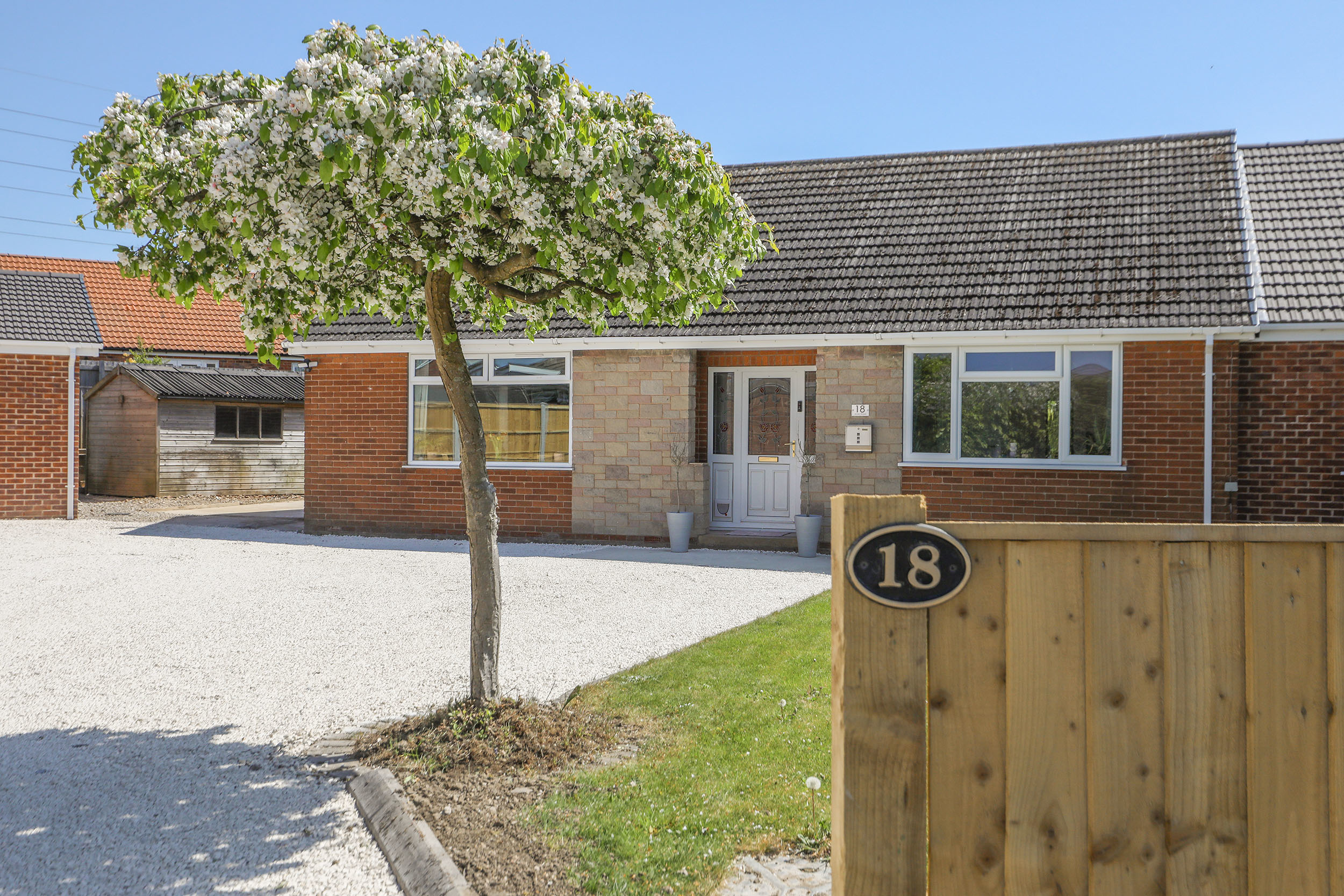 Acres Road, Lower Pilsley, S45, photo 31