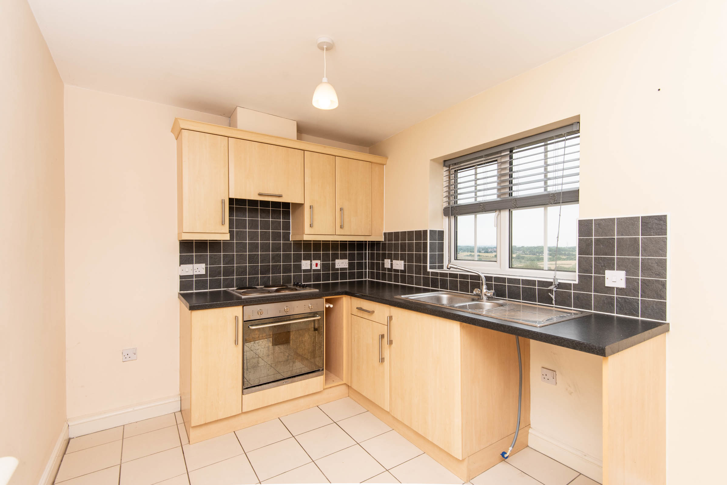 Waterloo Court, Lower Pilsley, S45, photo 6