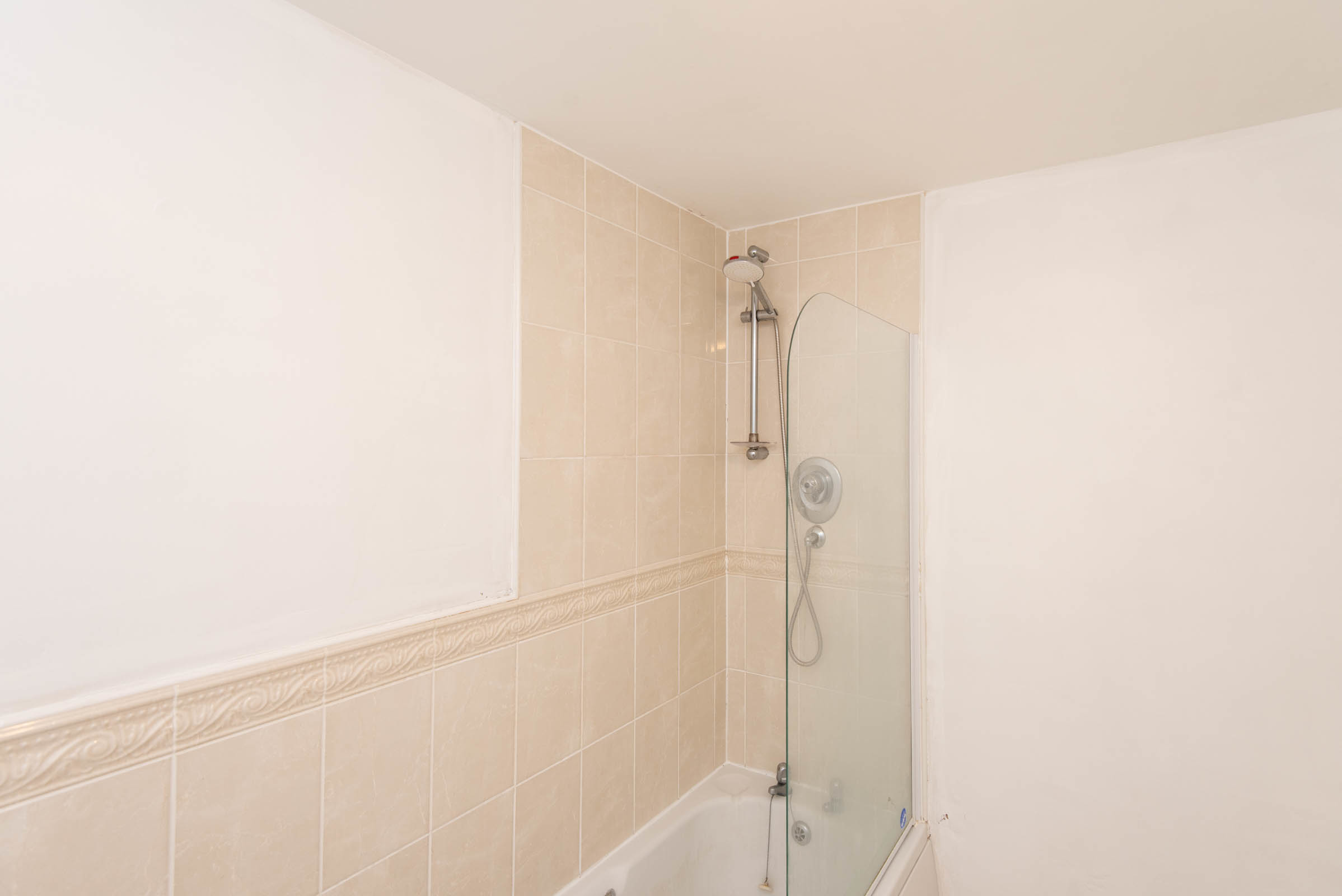 Waterloo Court, Lower Pilsley, S45, photo 10