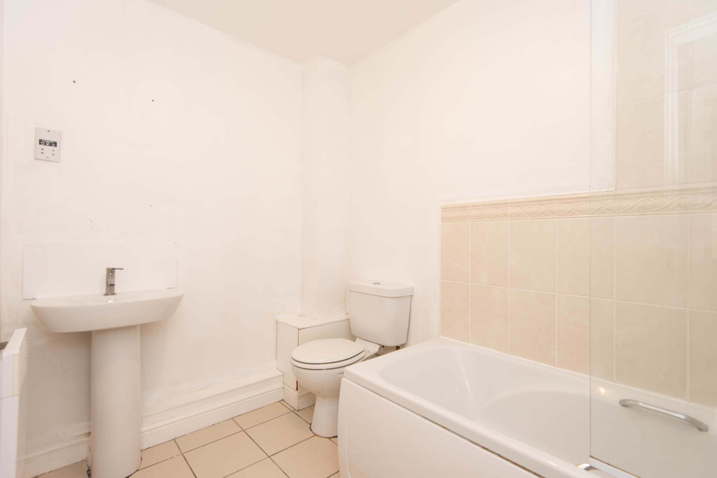 Waterloo Court, Lower Pilsley, S45, photo 9