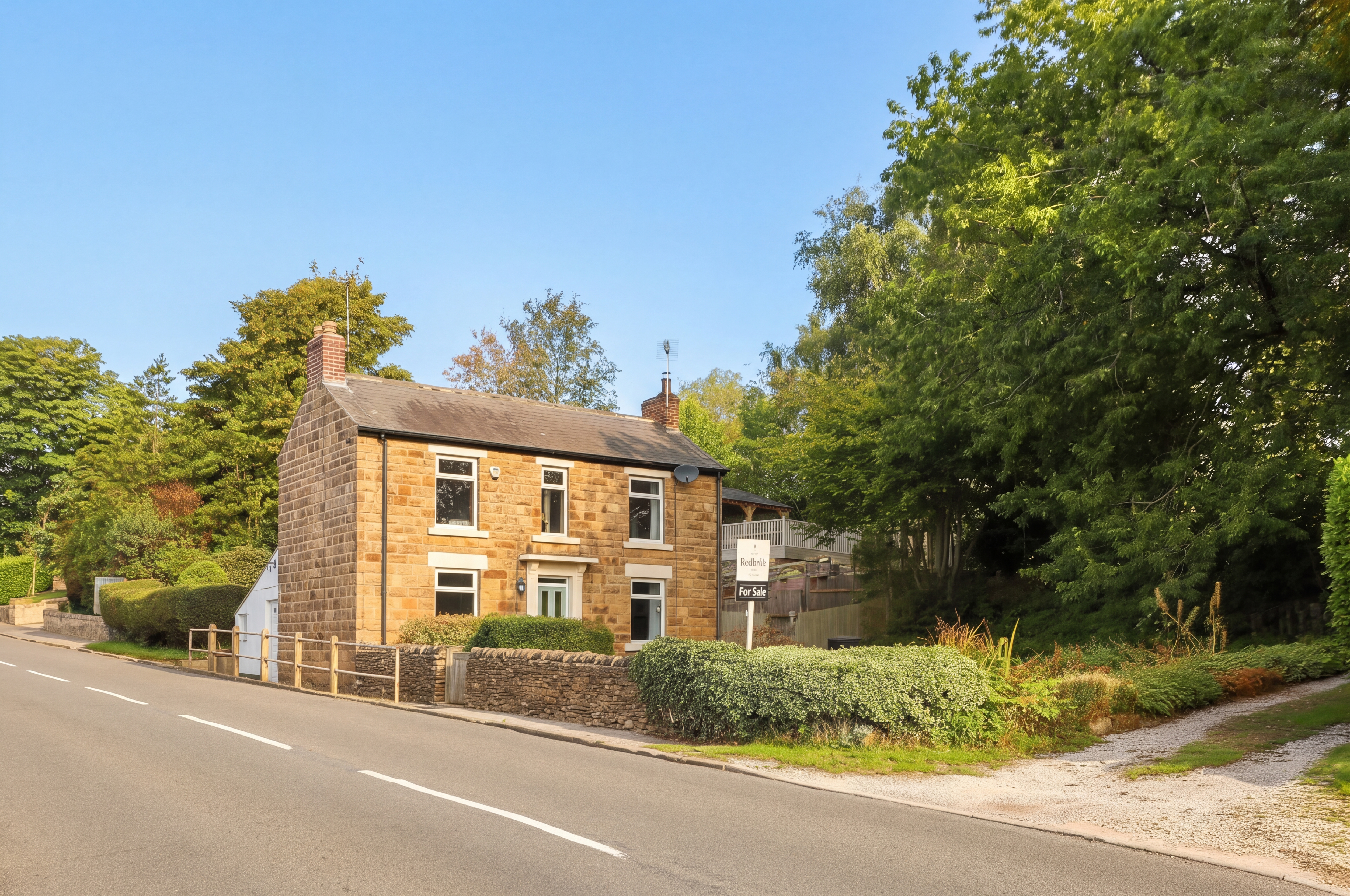Sunnybank Cottage, Main Road, Marsh Lane, S21