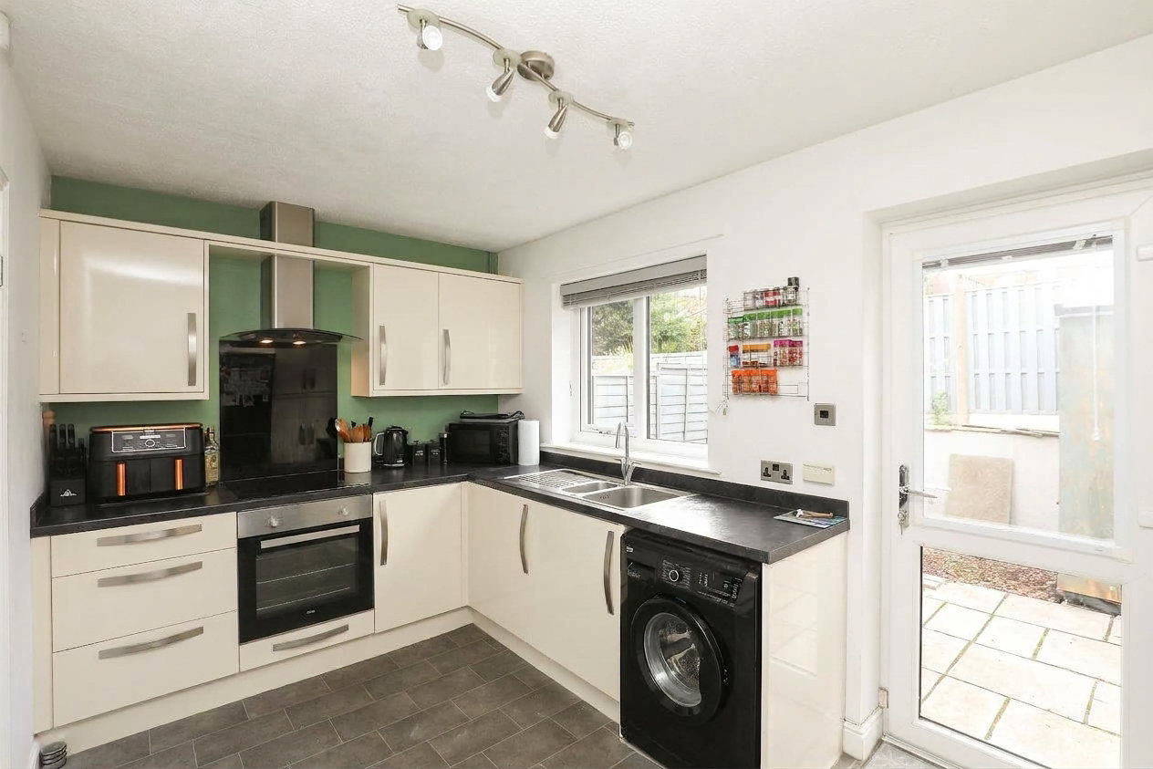 Peterdale Close, Brimington, S43, photo 3