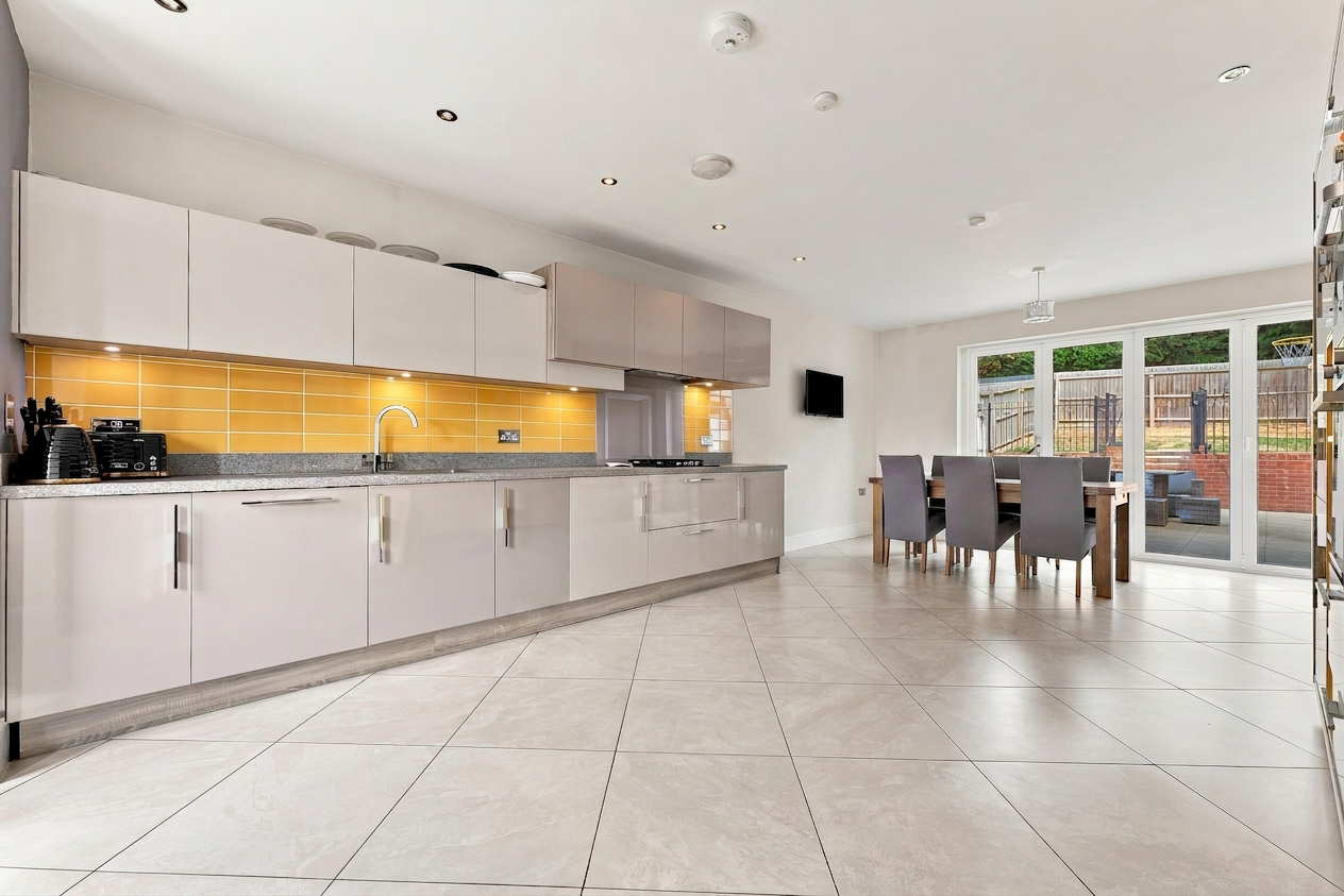Pomegranate Road, Chesterfield, S41