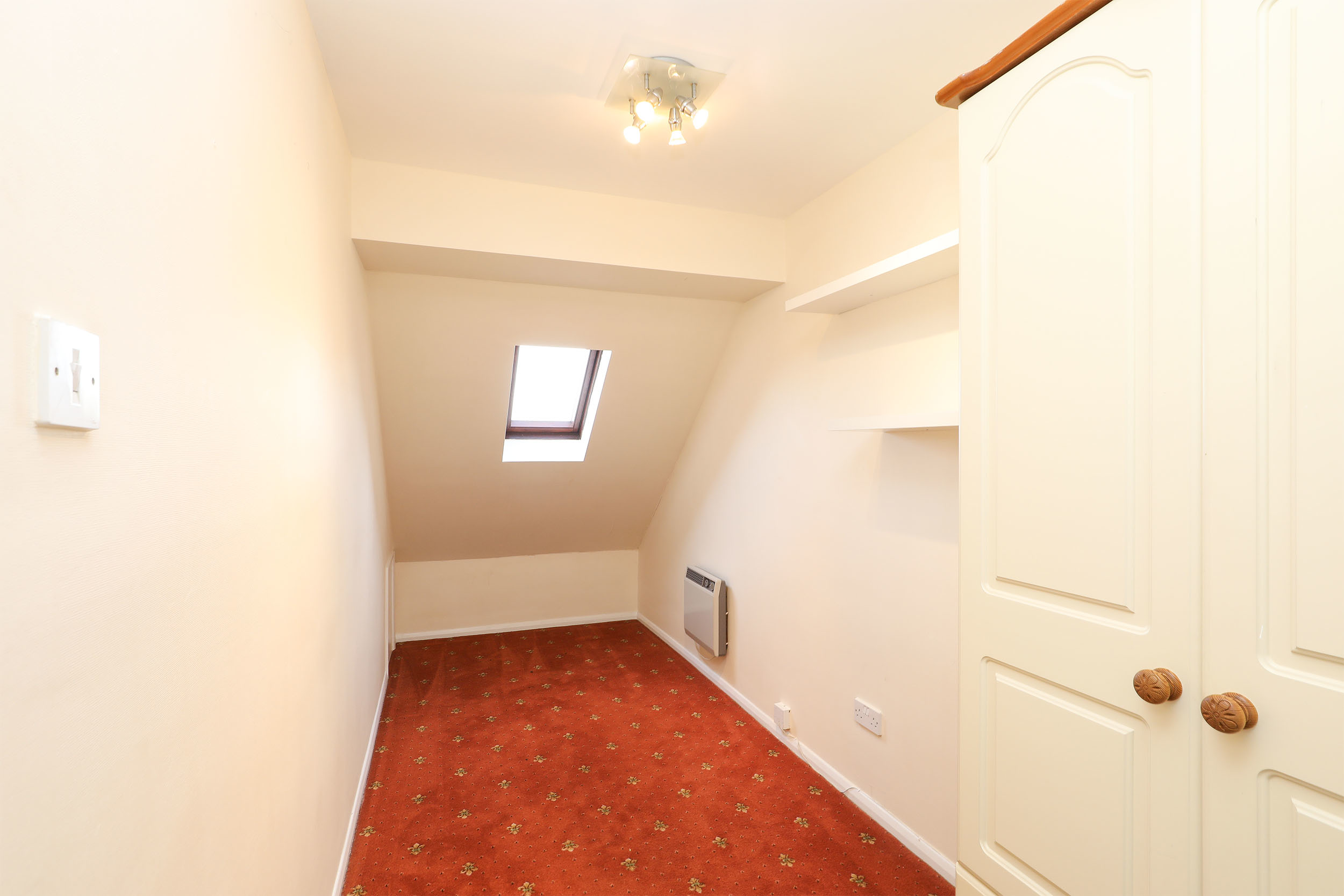 Lindisfarne Court, Chesterfield, S40, photo 11