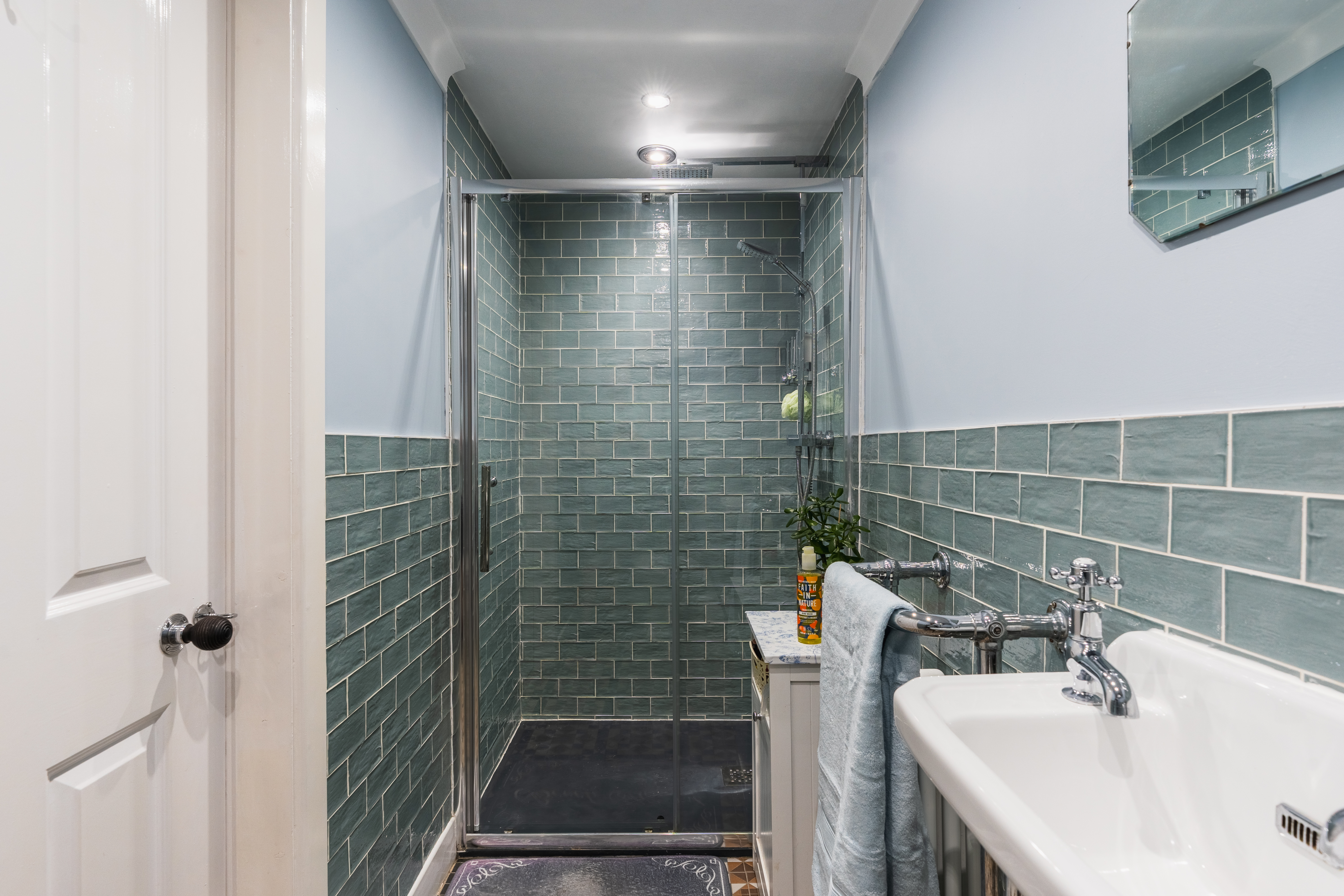 Top Road, Calow, S44, photo 21