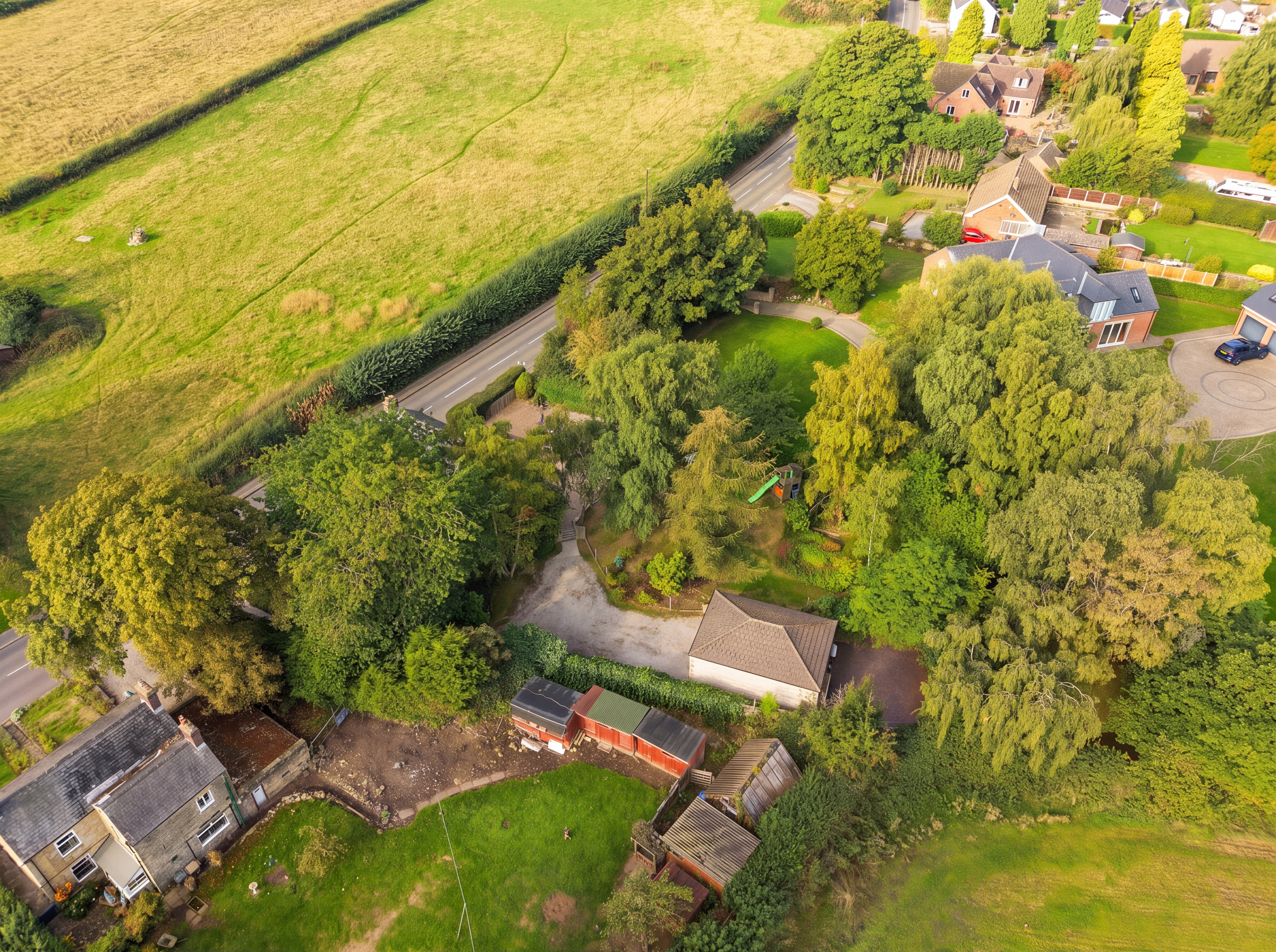 Sunnybank Cottage, Main Road, Marsh Lane, S21, photo 73