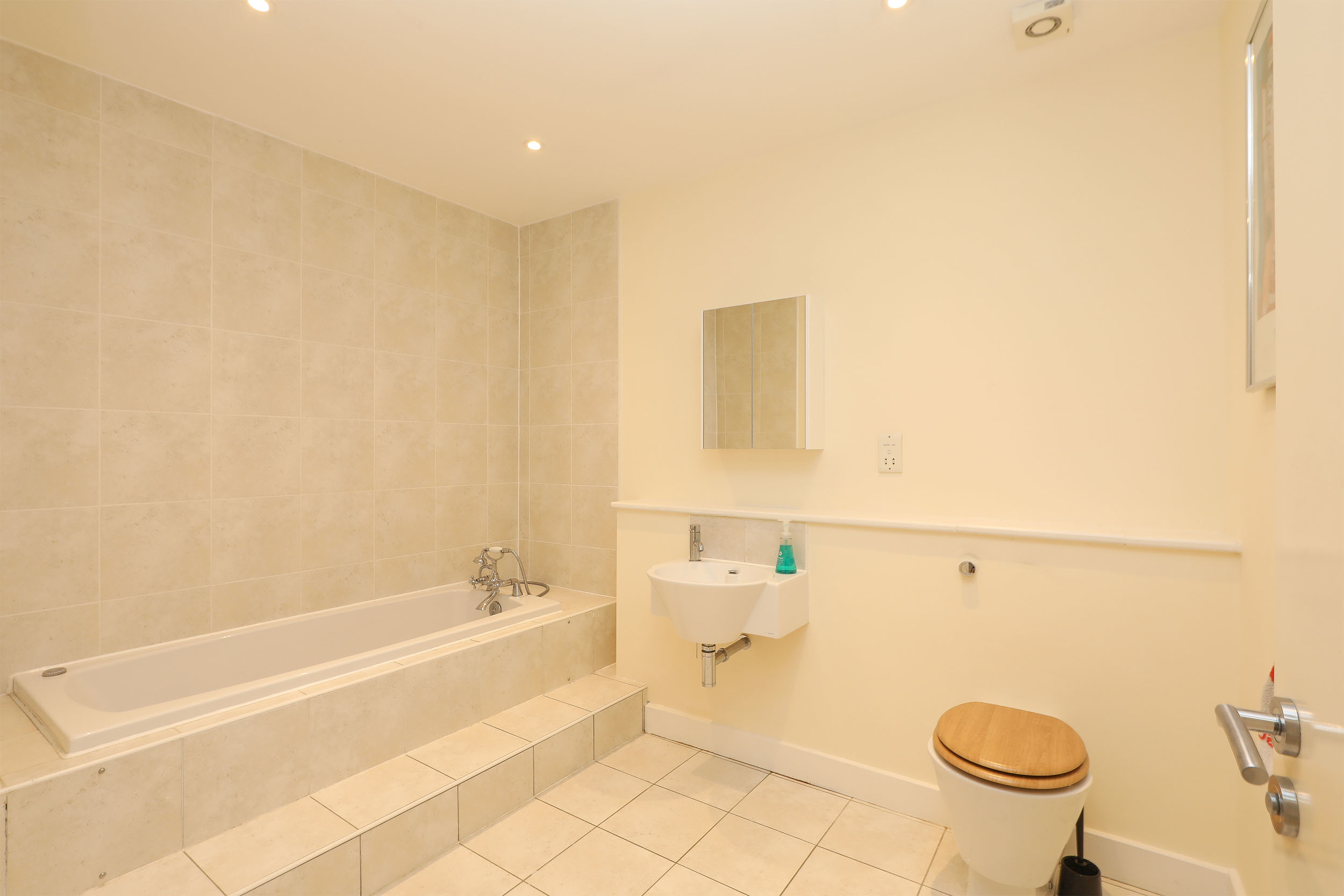 Tarascon, Kenwood Court, Sheffield, S7, photo 18