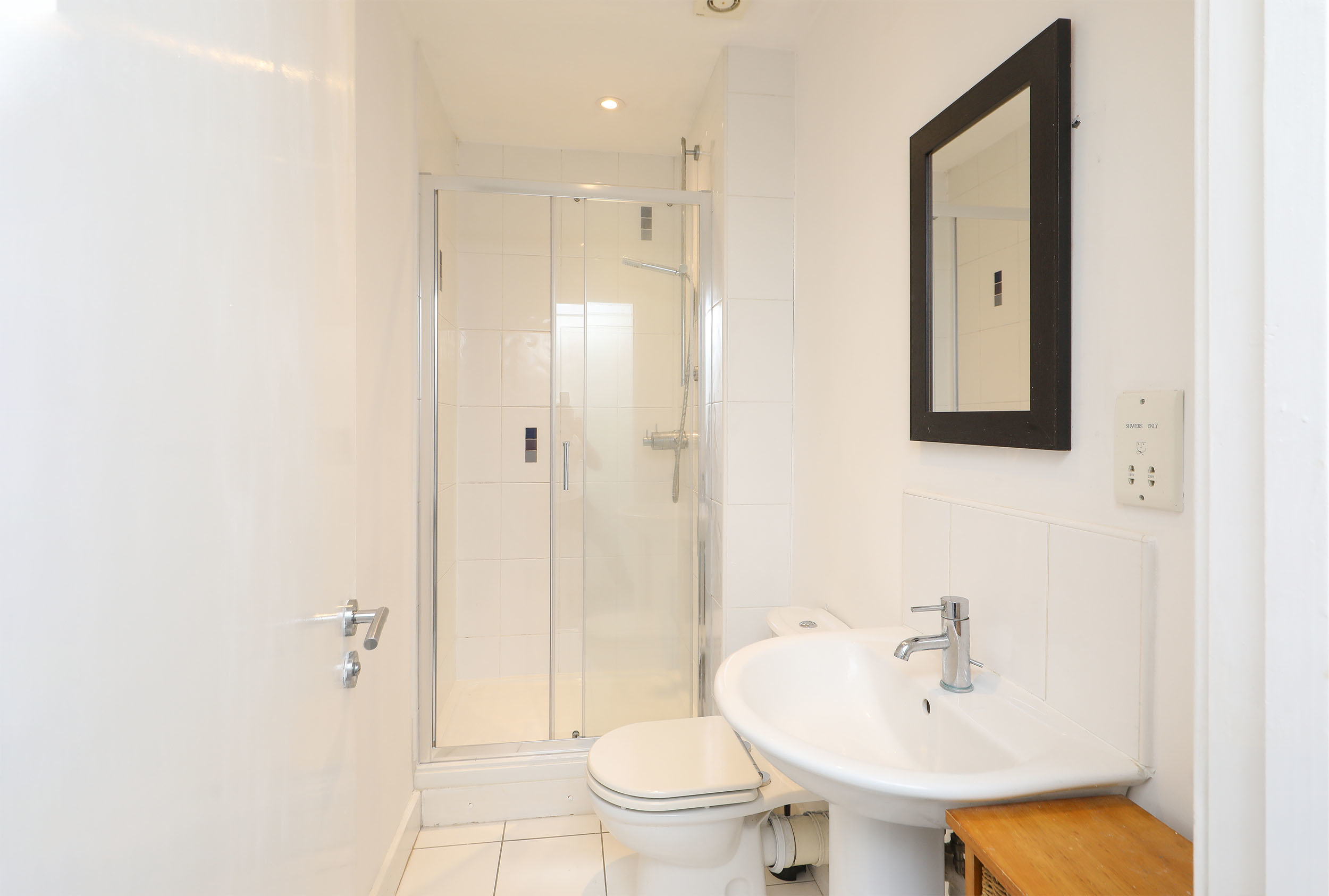 Tarascon, Kenwood Court, Sheffield, S7, photo 16