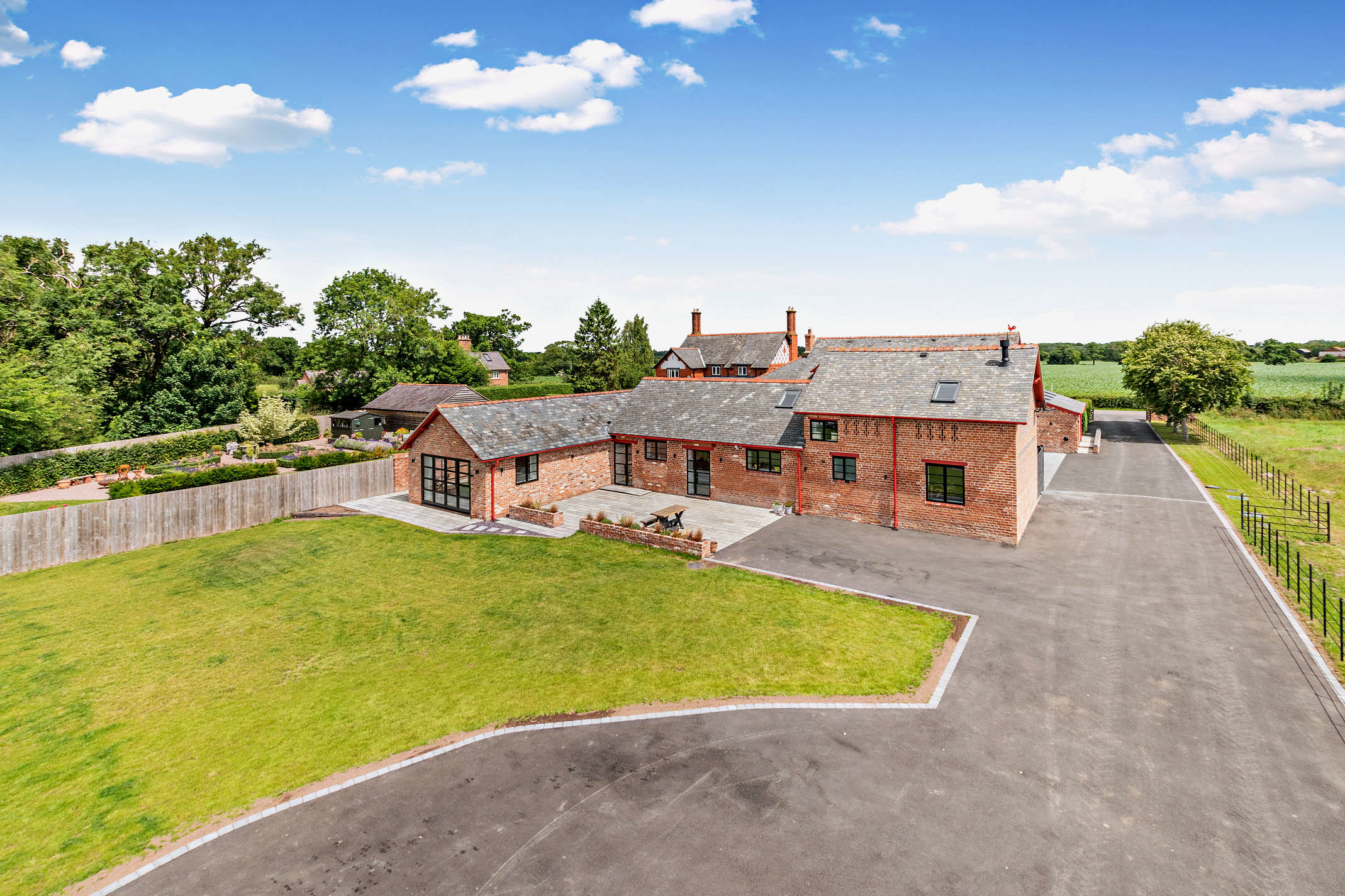 Roosting Barn, Straight Mile, Poulton, Chester, CH4 9EQ