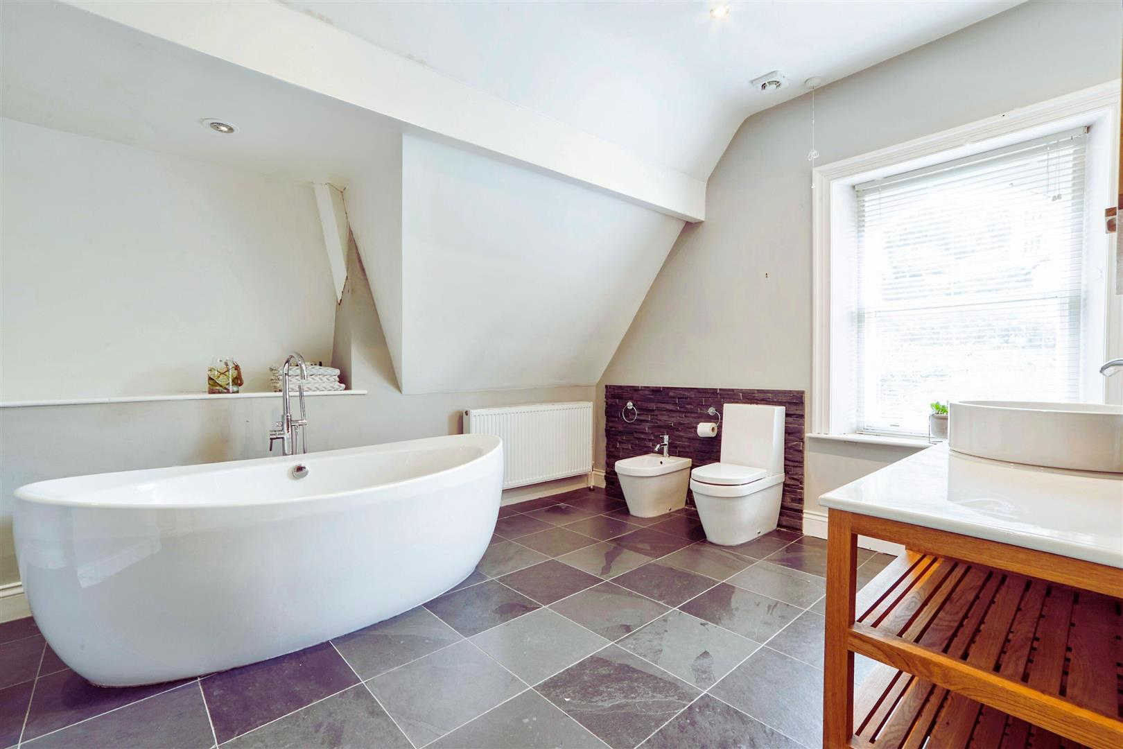 Spring Gardens Lane, Keighley, BD20 6LS, photo 17