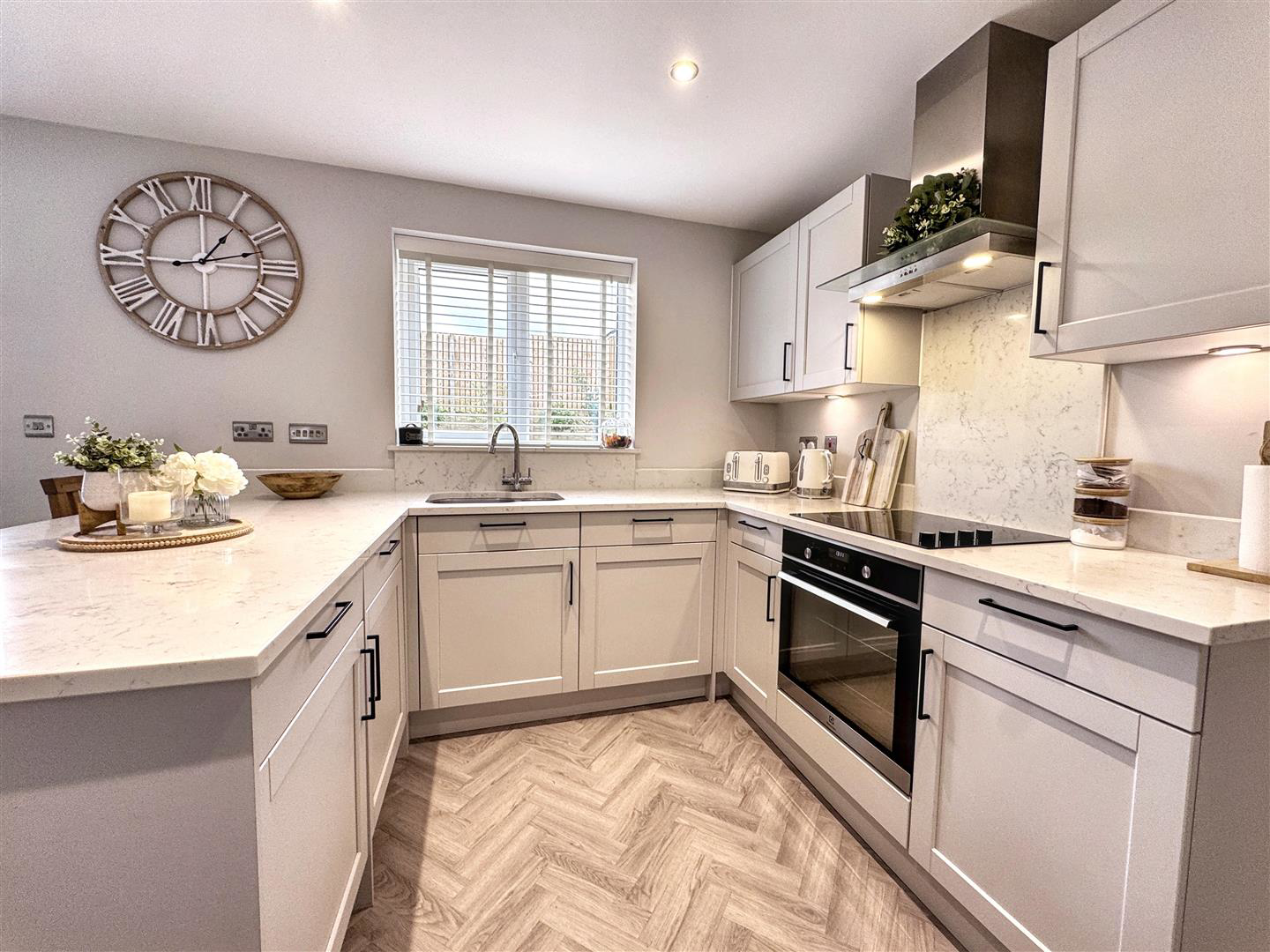 Buckworth Road, Oakworth, Keighley, BD22 7FL, photo 3