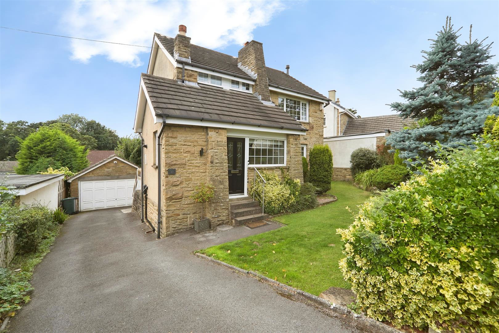 Woodvale Crescent, Bingley, BD16 4AJ
