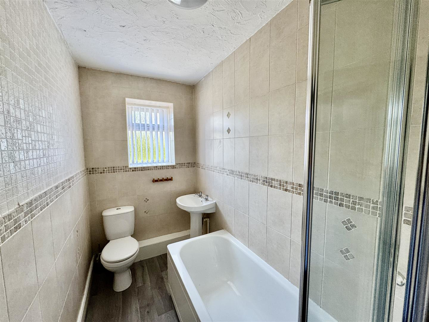 Ingrow Lane, Keighley, BD22 7BU, photo 7