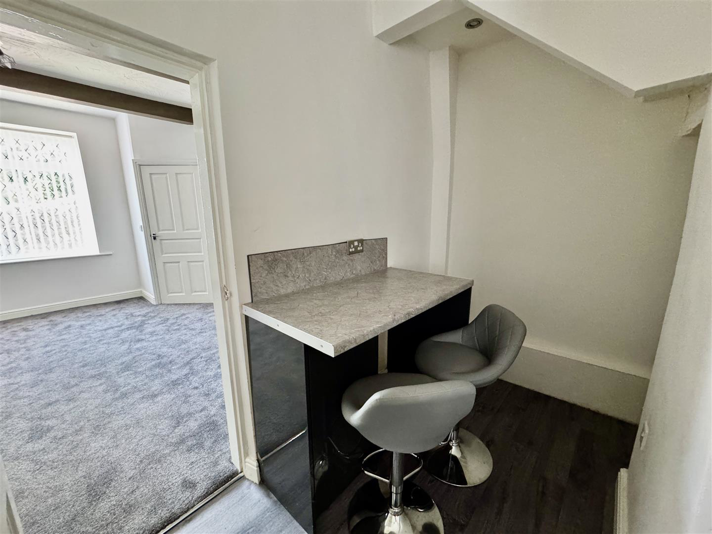 Ingrow Lane, Keighley, BD22 7BU, photo 4