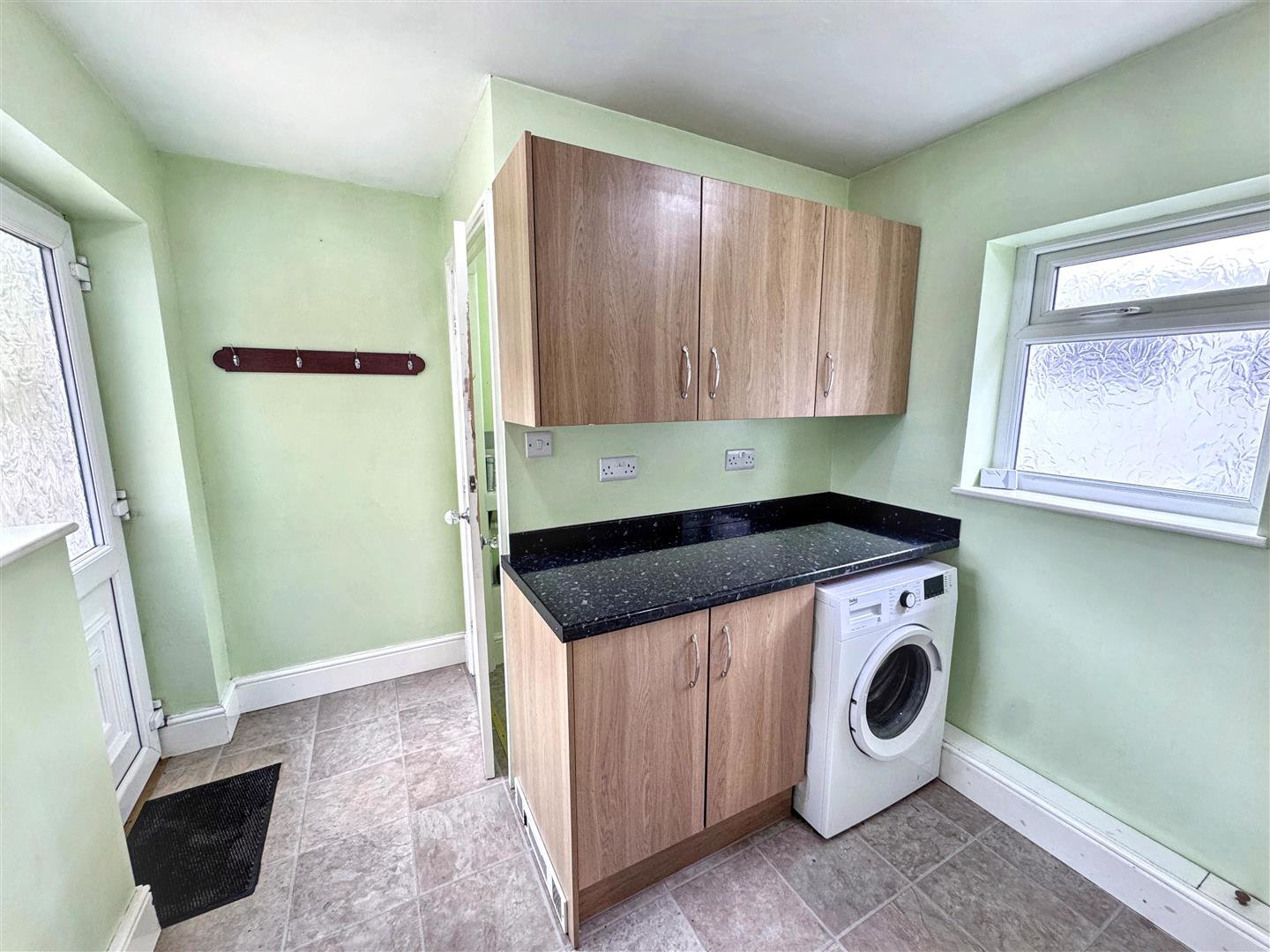 Bradford Road, Riddlesden, Keighley, BD20 5JR, photo 6